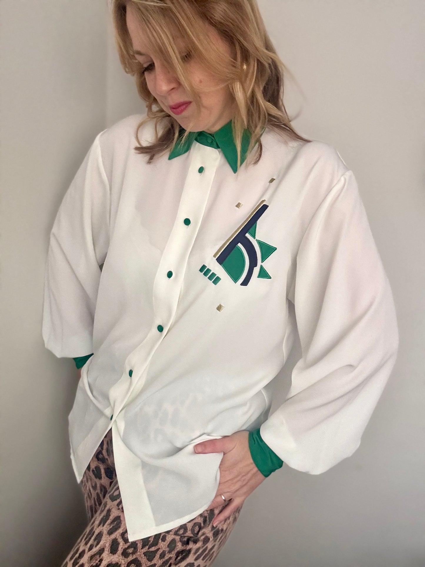 Vintage ‘Green collar & cuffs’ vintage blouse