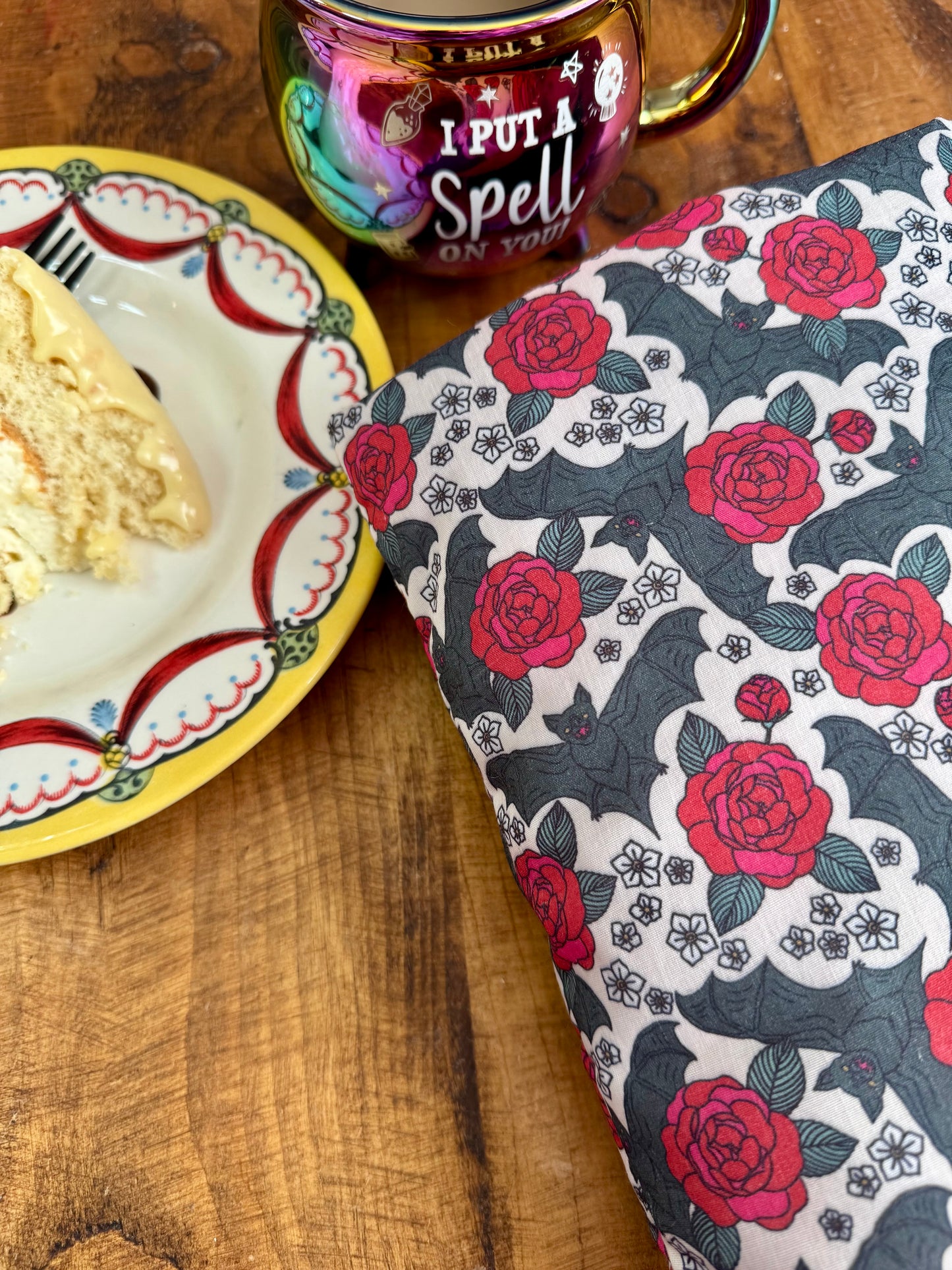 ‘Bats & Roses’ Halloween large book bed