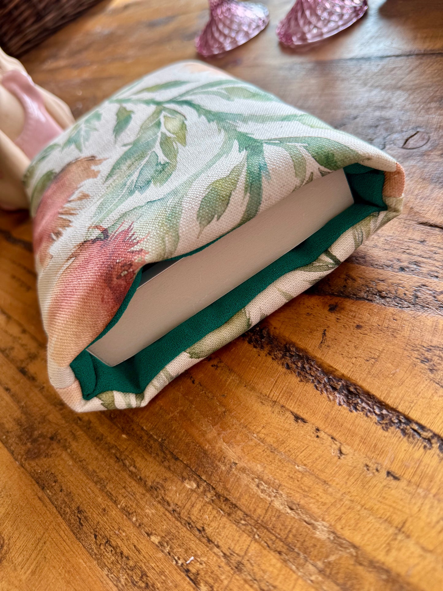 ‘Thistle & Green’ book bed