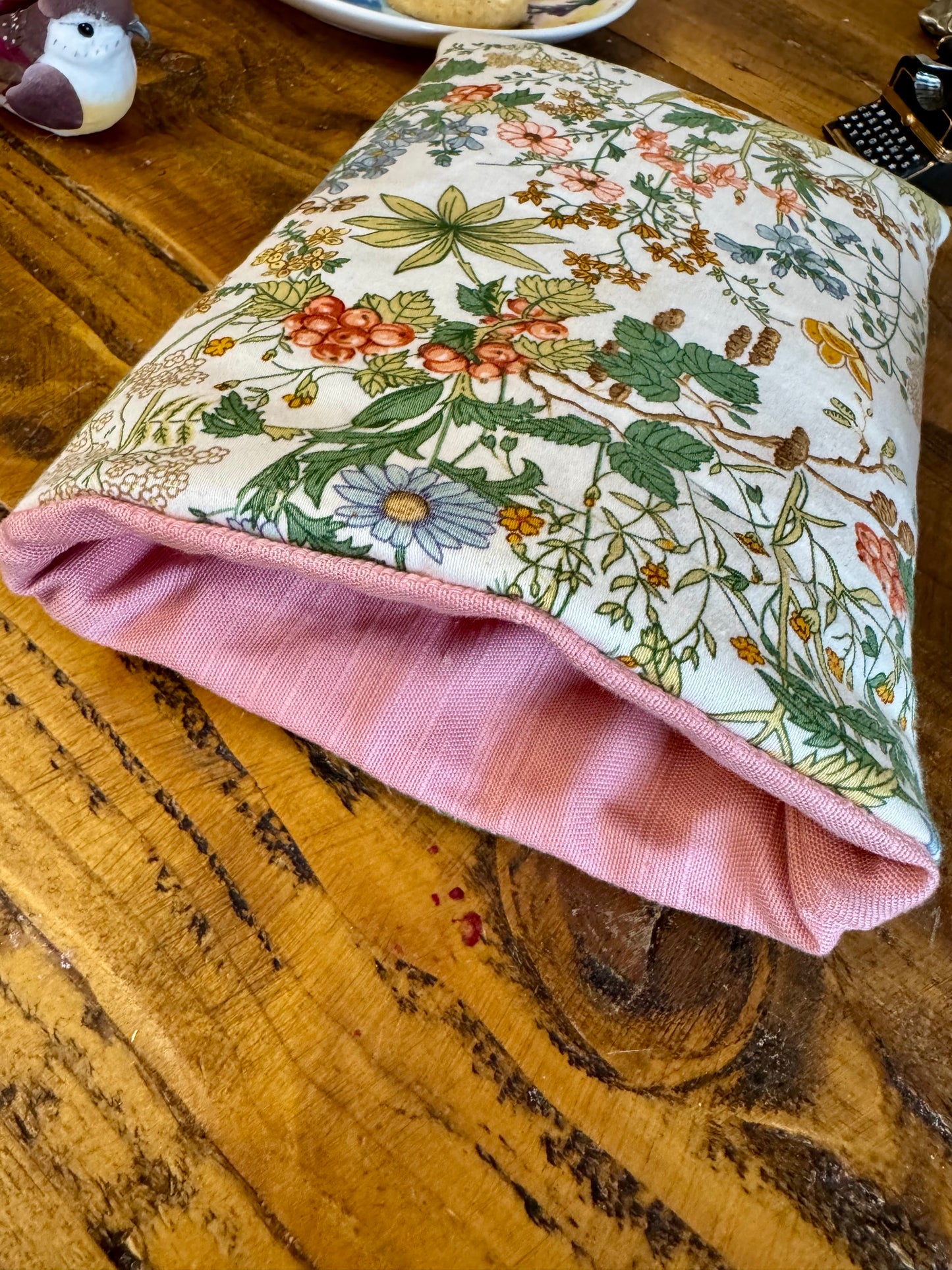 ‘Vintage Woodland’ book bed