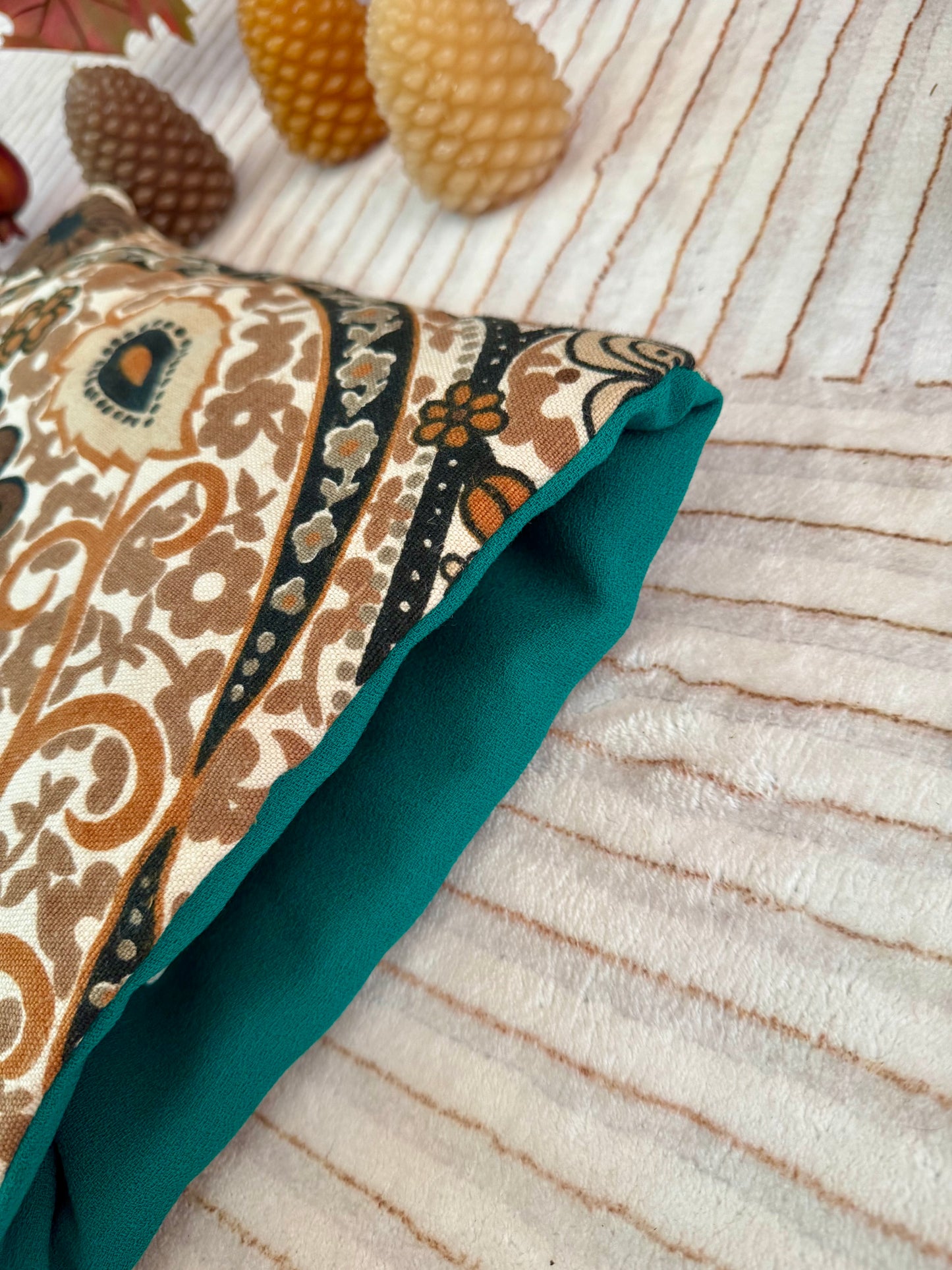 Vintage 1970s Sanderson ‘brown florals’ large book bed