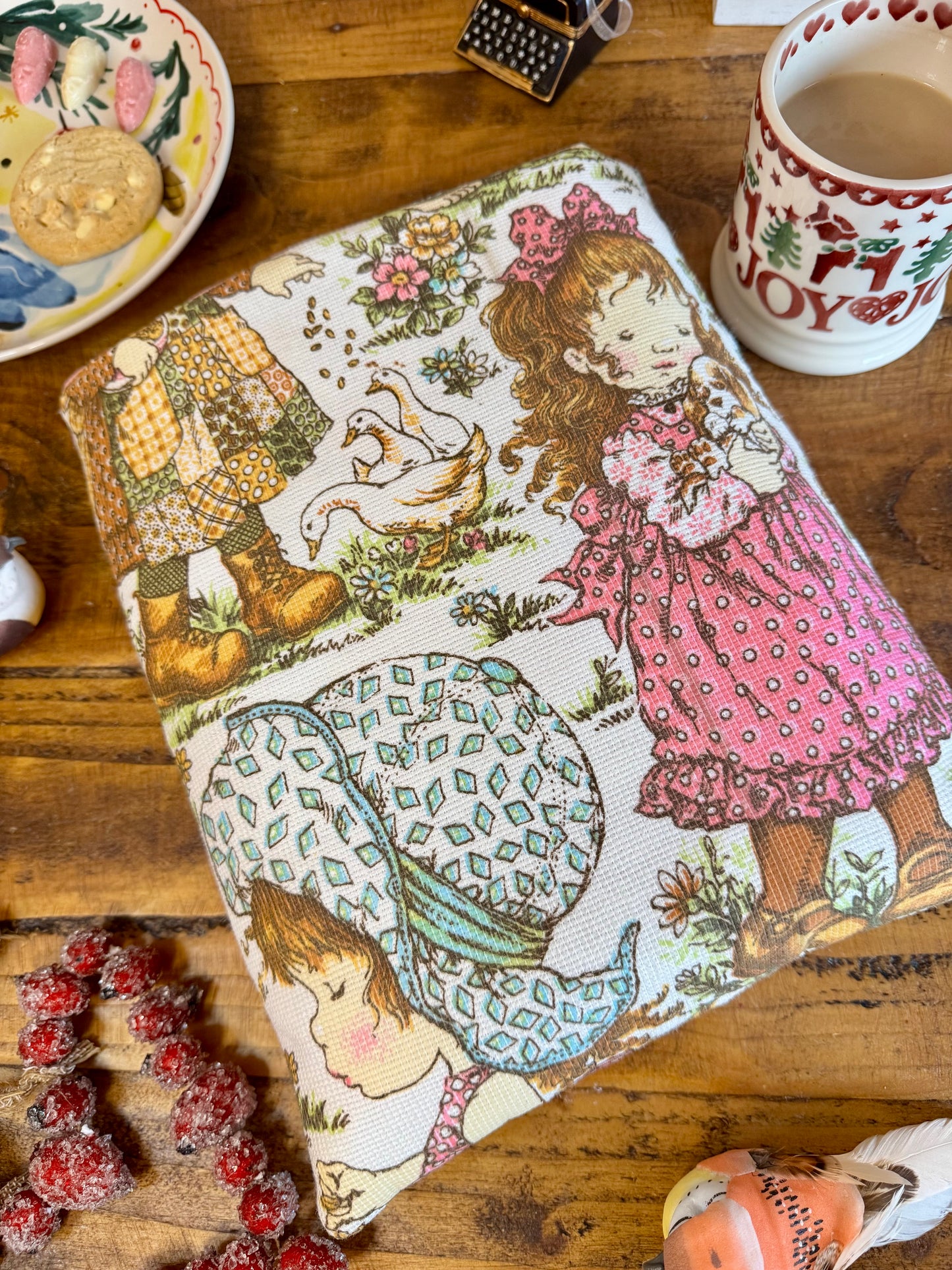 ‘Holly Hobby’ dog & sweeping large book bed