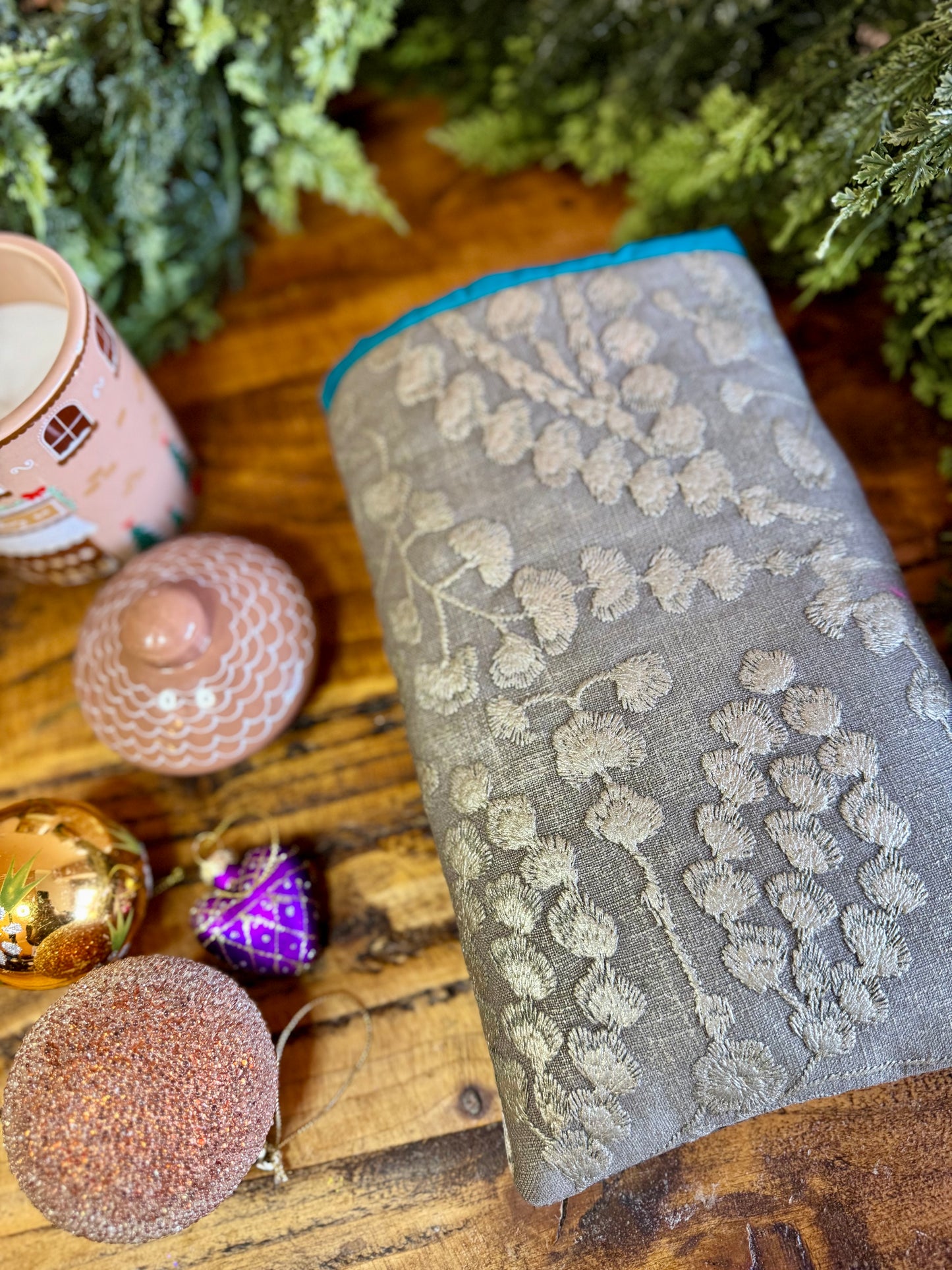 ‘Hollyhock’ embroidered & velvet book bed