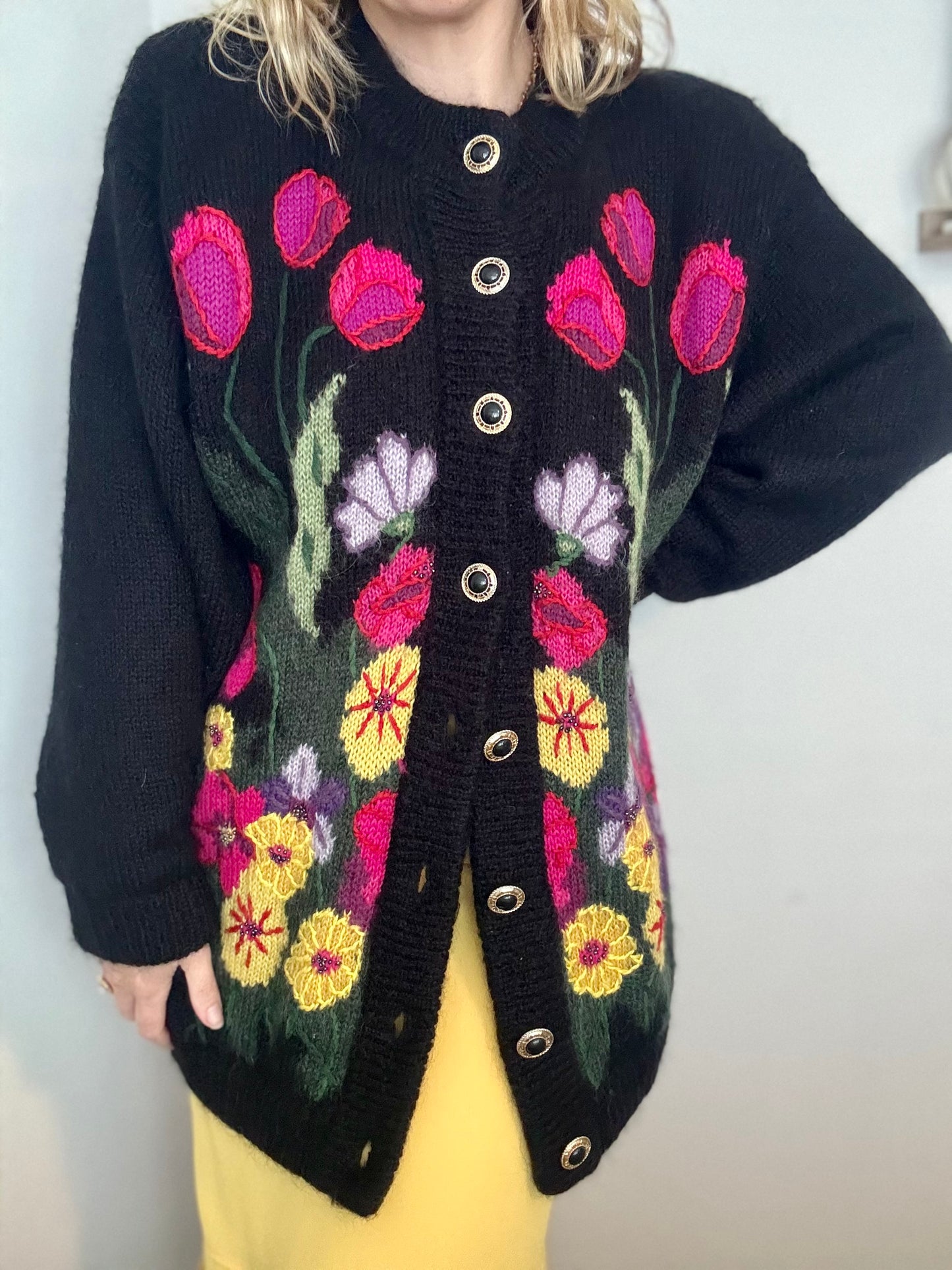 Vintage ‘flower power’ lined cardigan