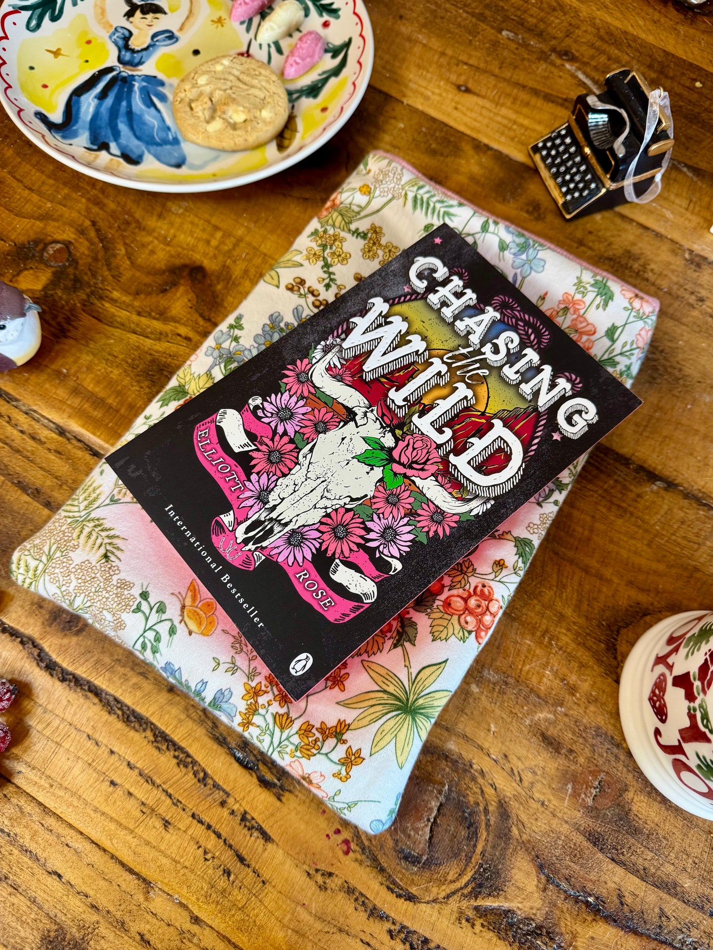 ‘Vintage Woodland’ book bed