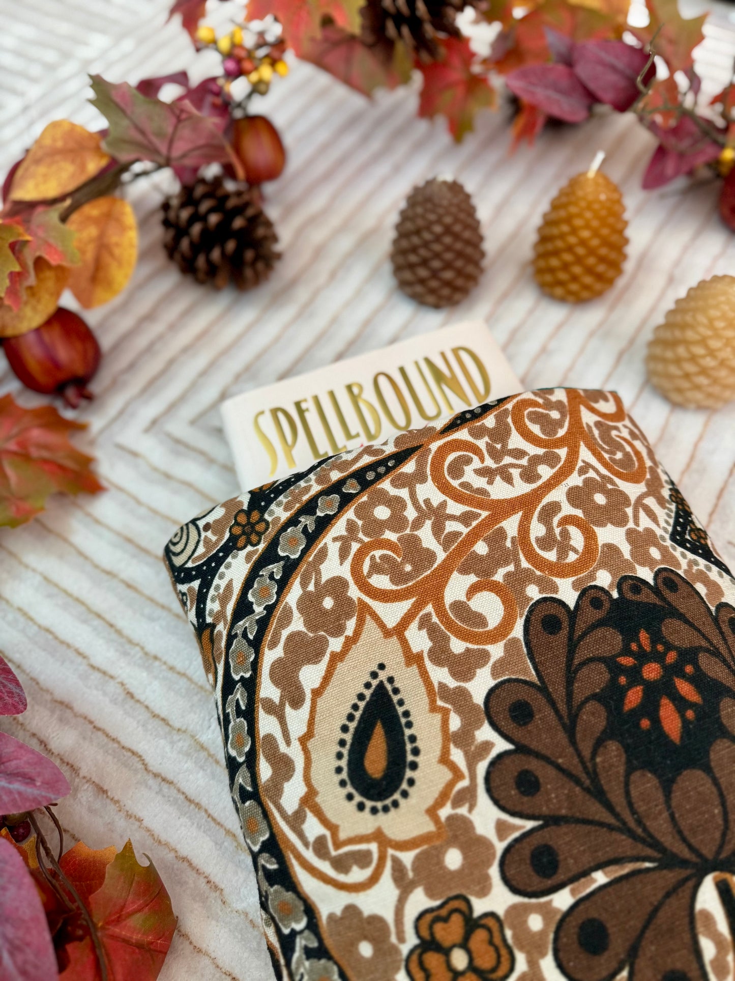 Vintage 1970s Sanderson ‘brown florals’ large book bed