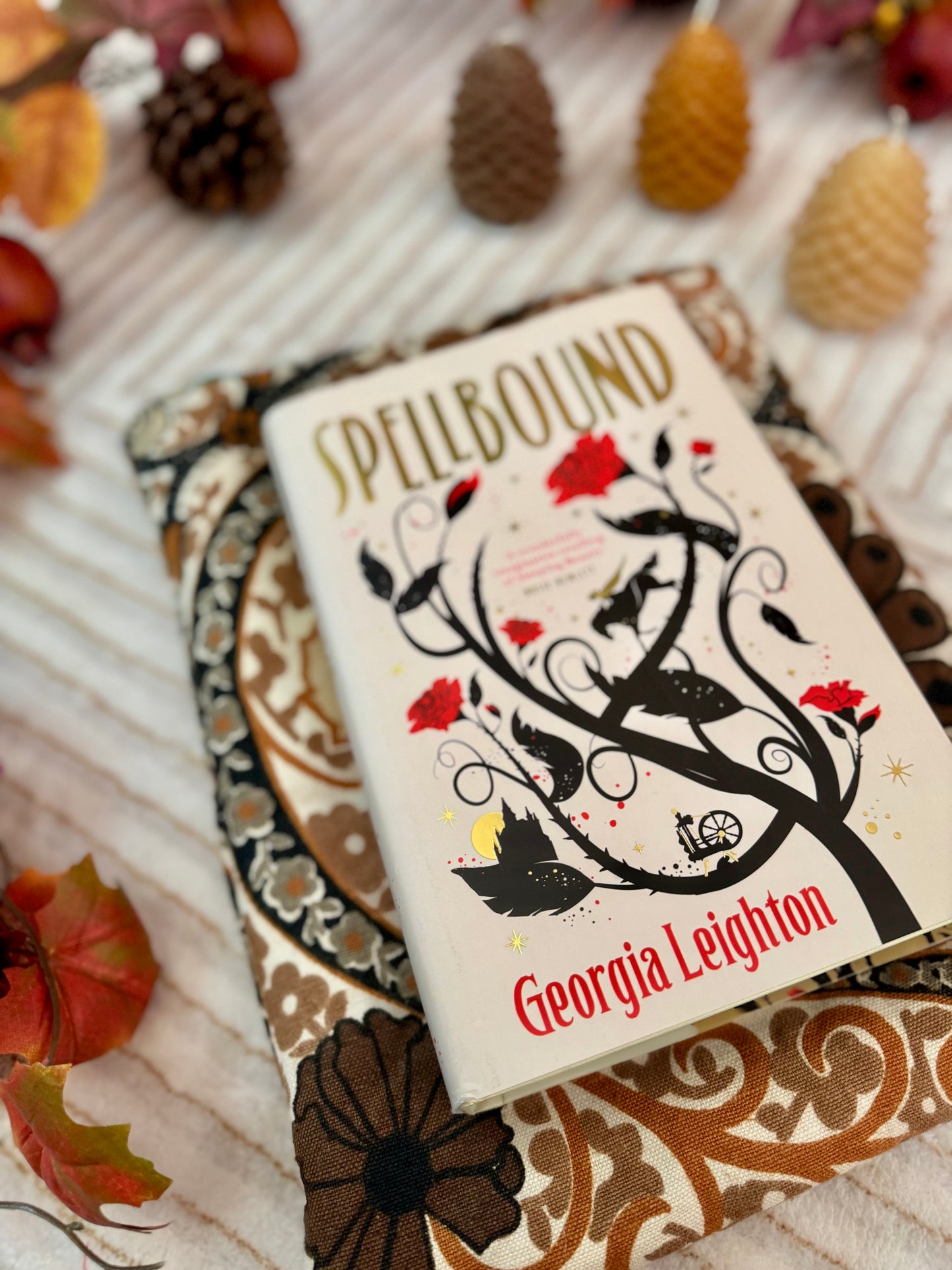 Vintage 1970s Sanderson ‘brown florals’ large book bed