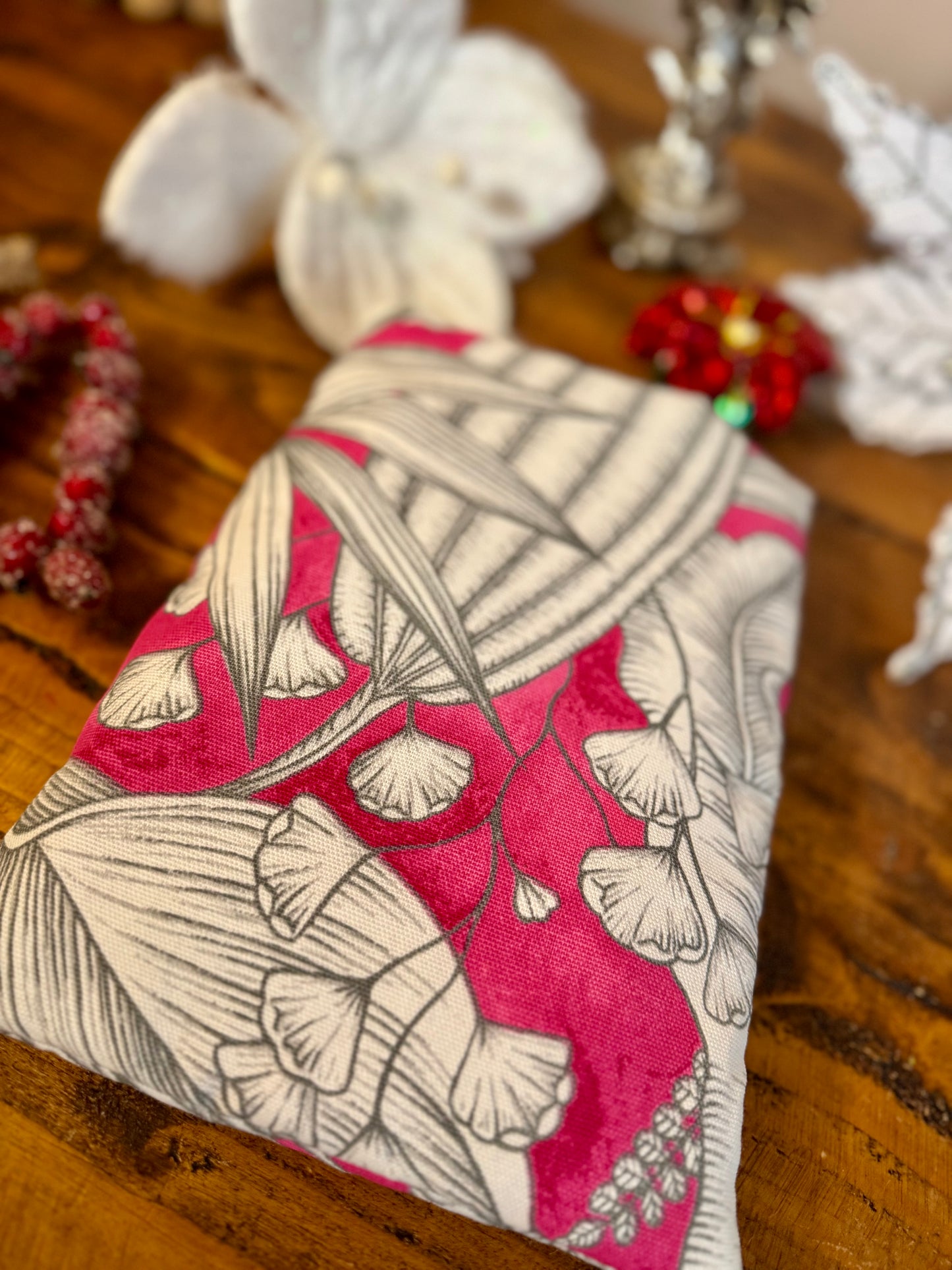 ‘Hot Pink Botanical’ book bed