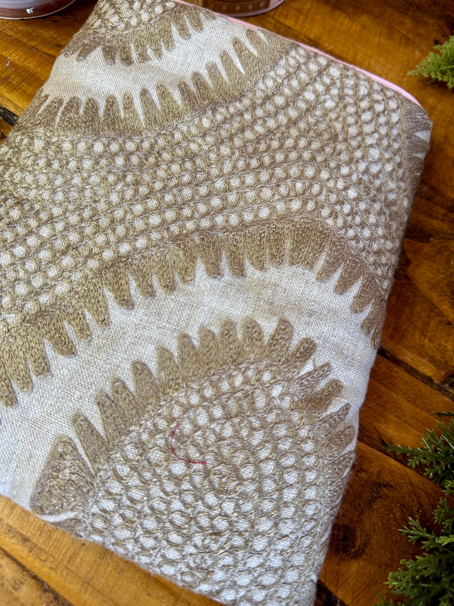 ‘Henna’ embroidered linen kindle bed