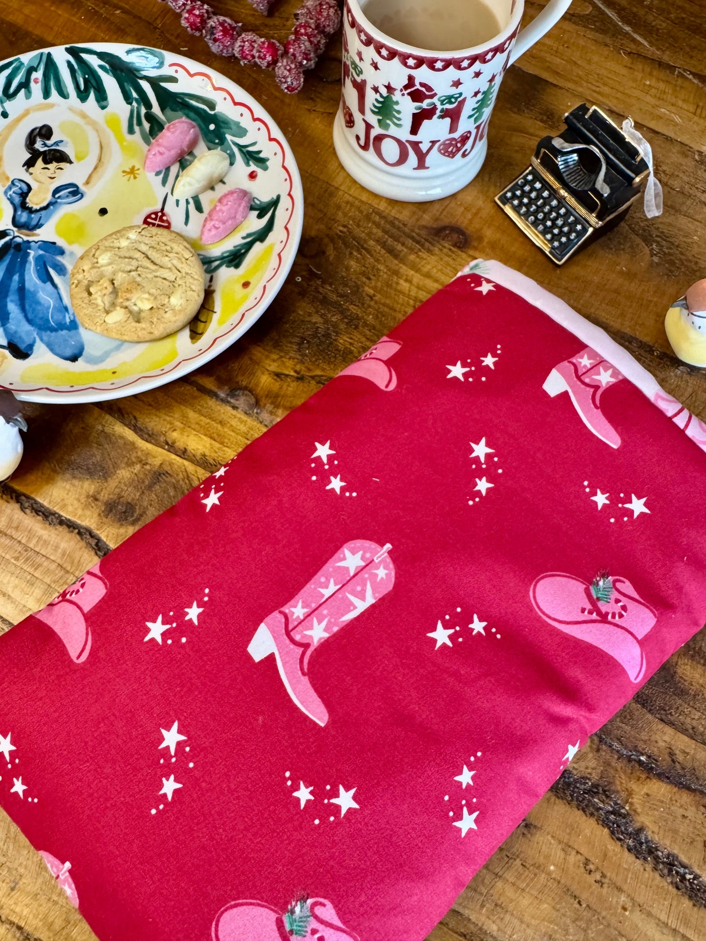 ‘Christmas Cowboy’ book bed