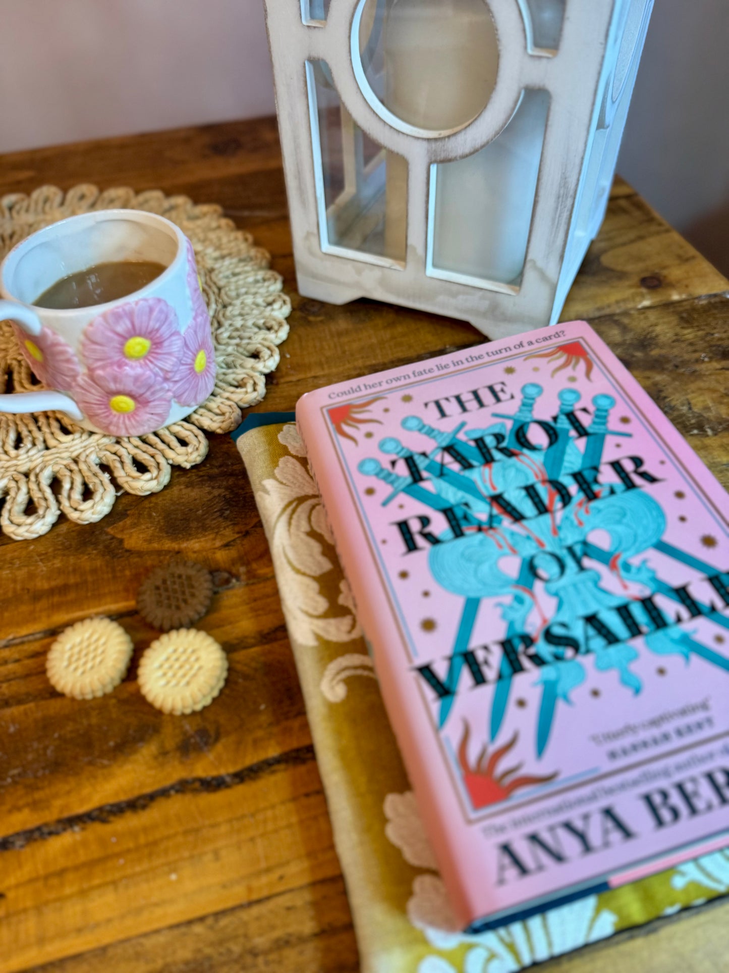 ‘Camelia & Ombré’ medium book bed