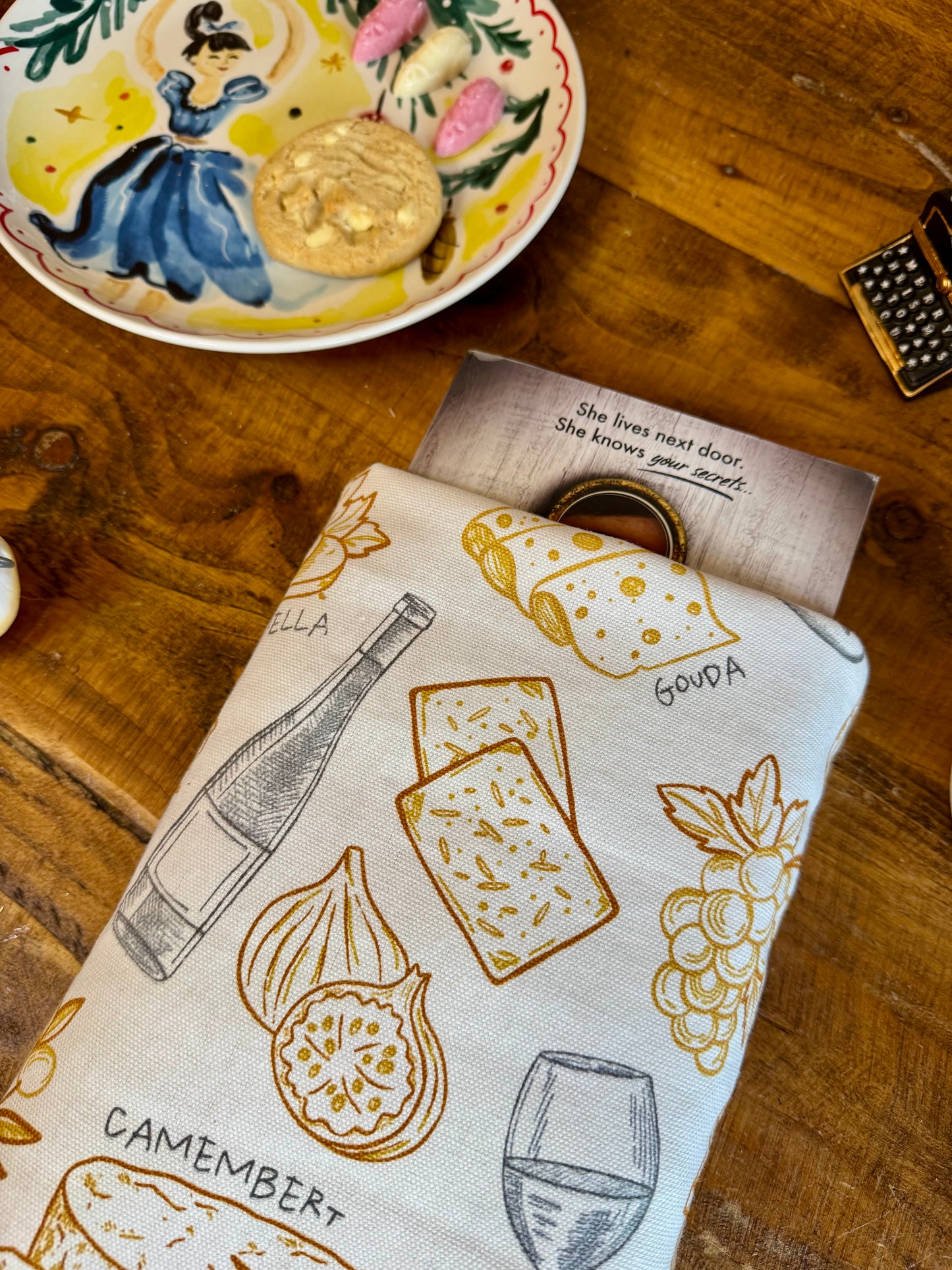 ‘Cheese & Wine’ book bed