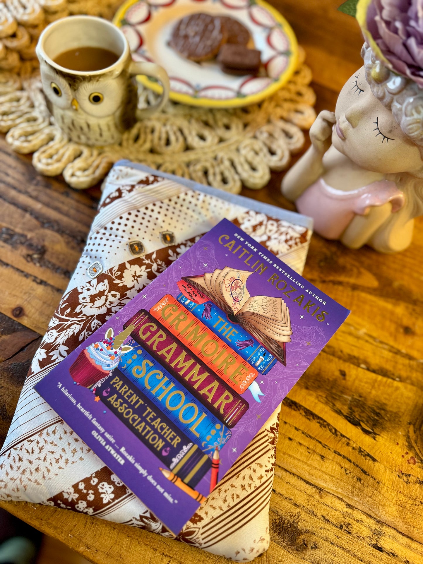 ‘1970s Stripe & Courdory’ book bed