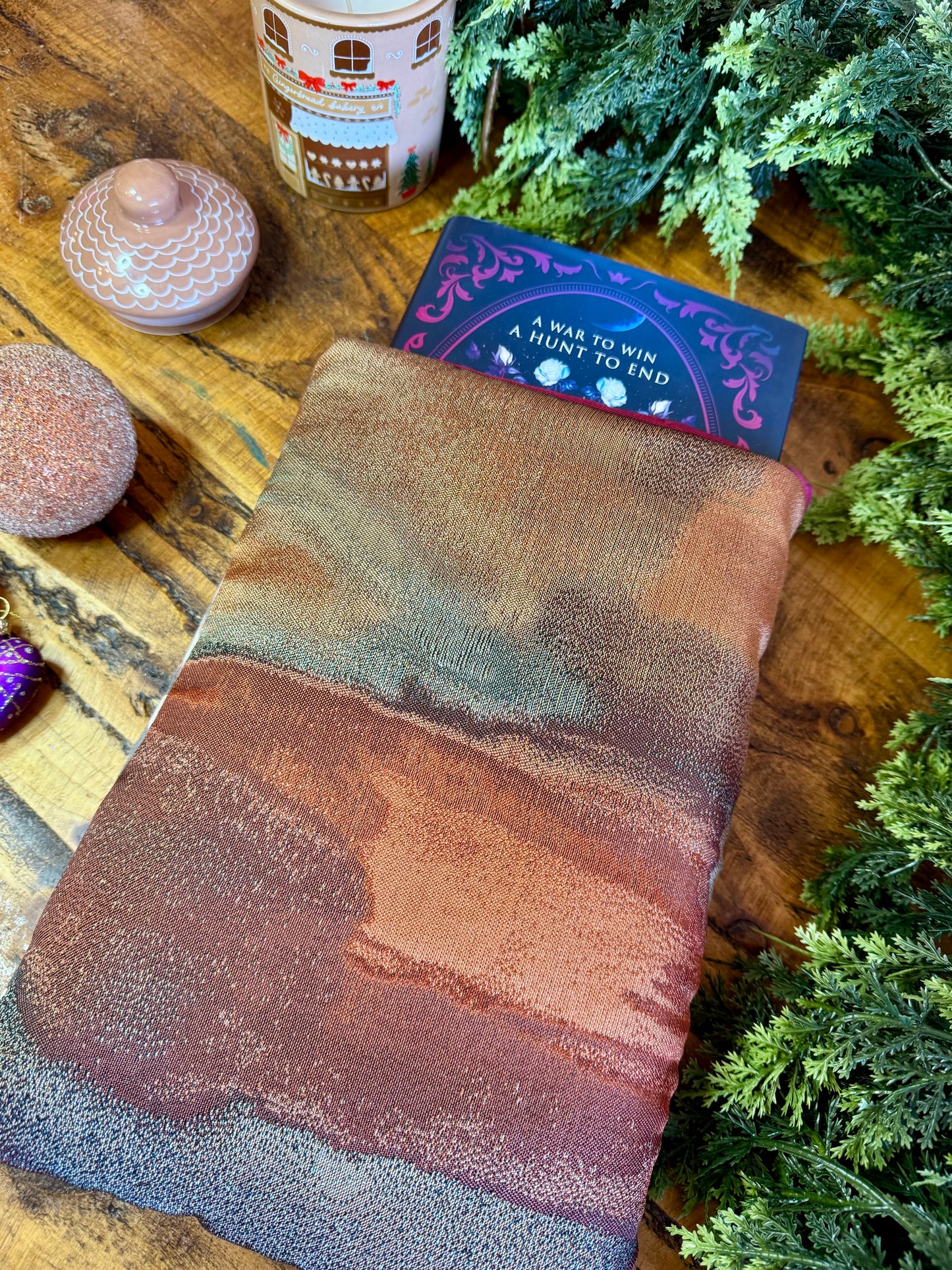 ‘Floral Sahara’ large book bed