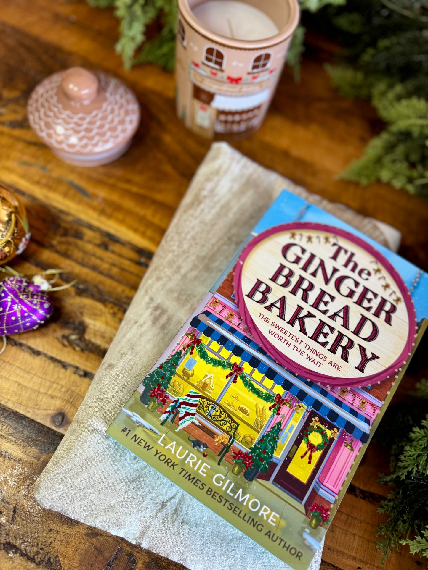 ‘White Opal’ book bed