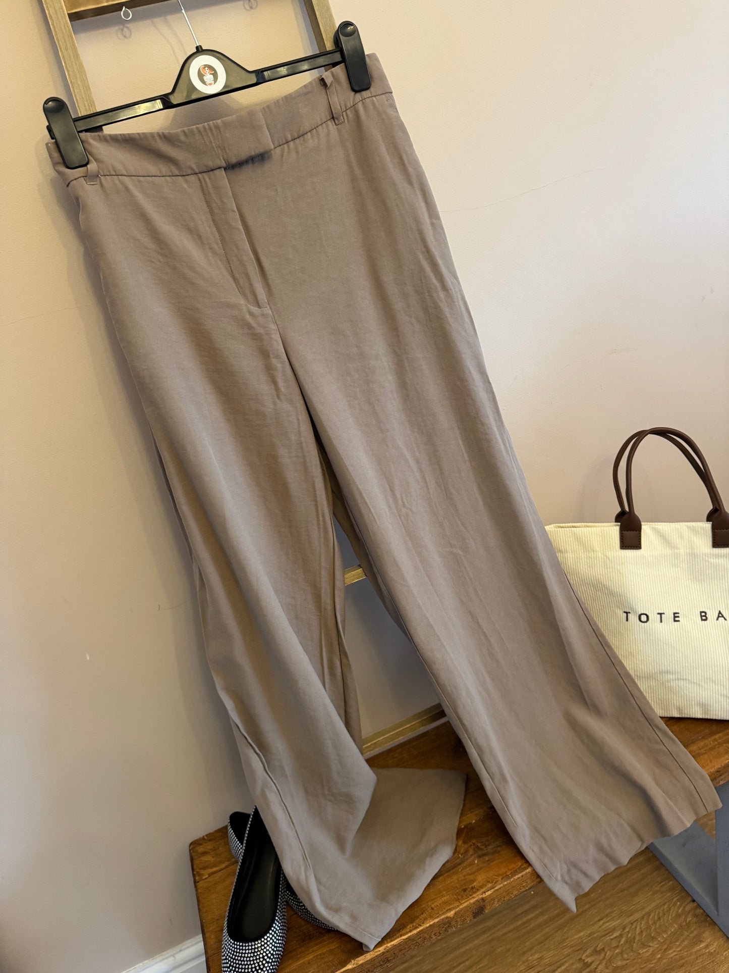 Wide leg trousers