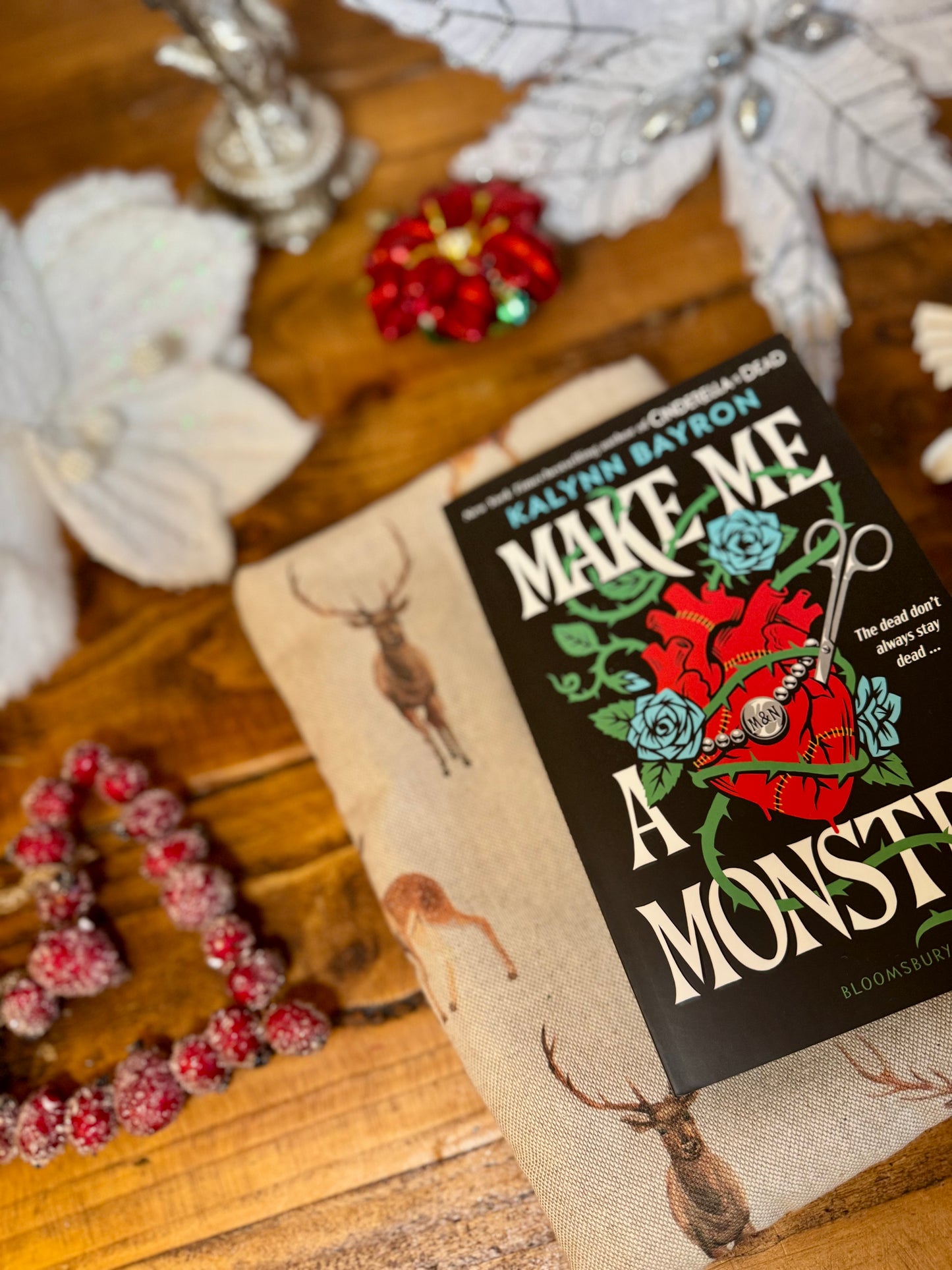 ‘Stag & Tweed’ book bed