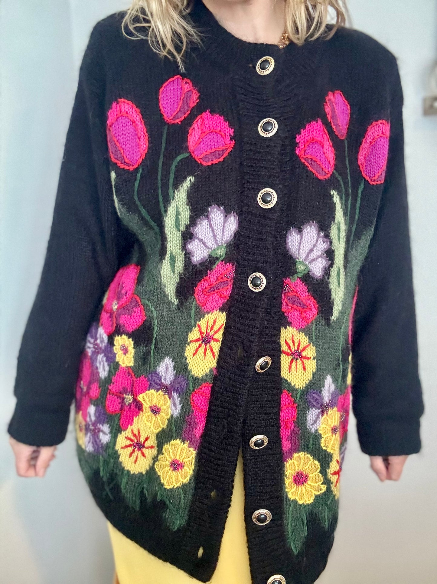 Vintage ‘flower power’ lined cardigan