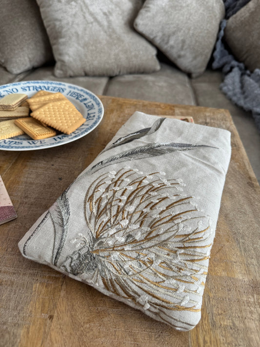 ‘Dandelion & Check’ book bed