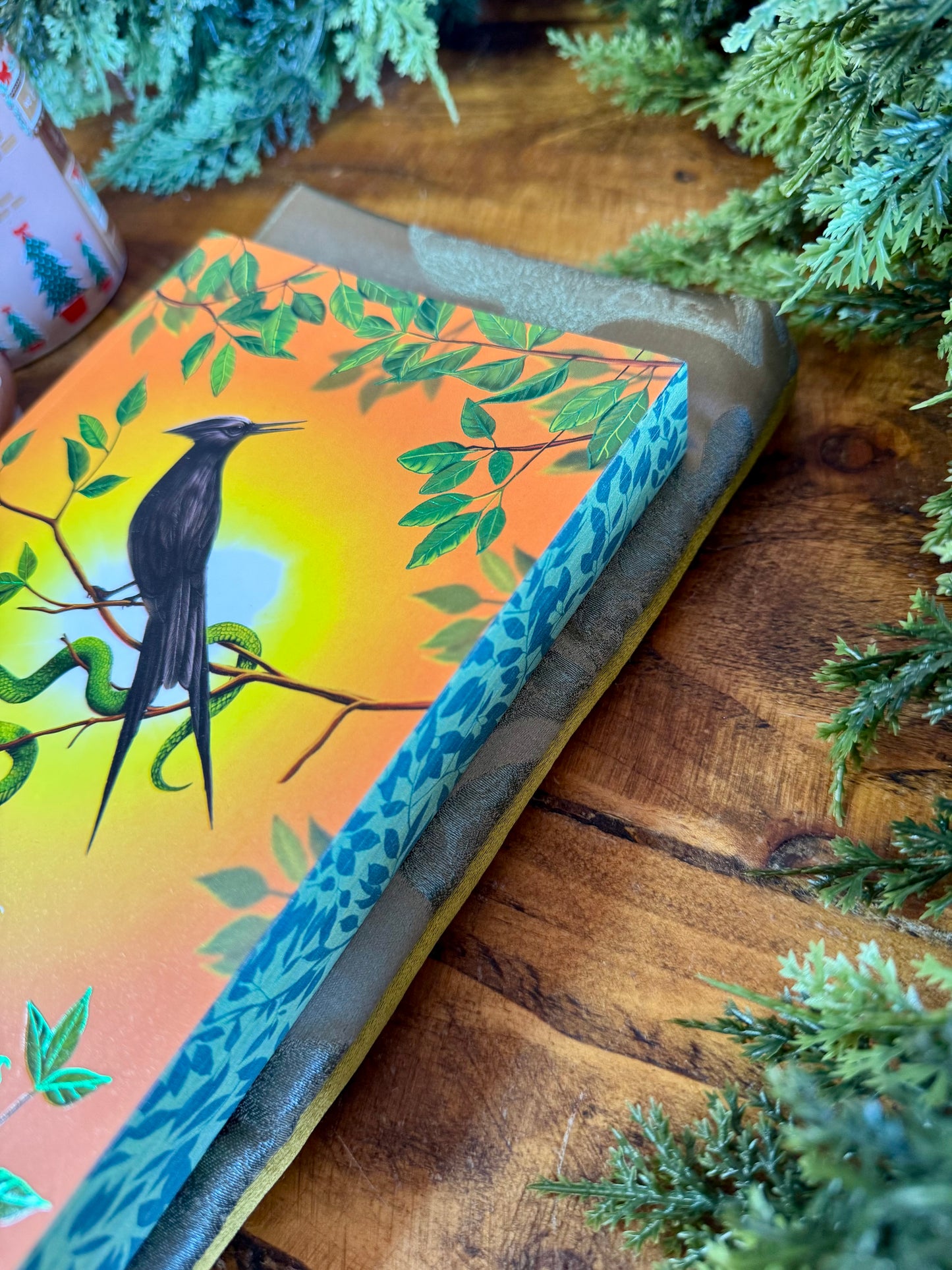 ‘Acantha Silk’ book bed.