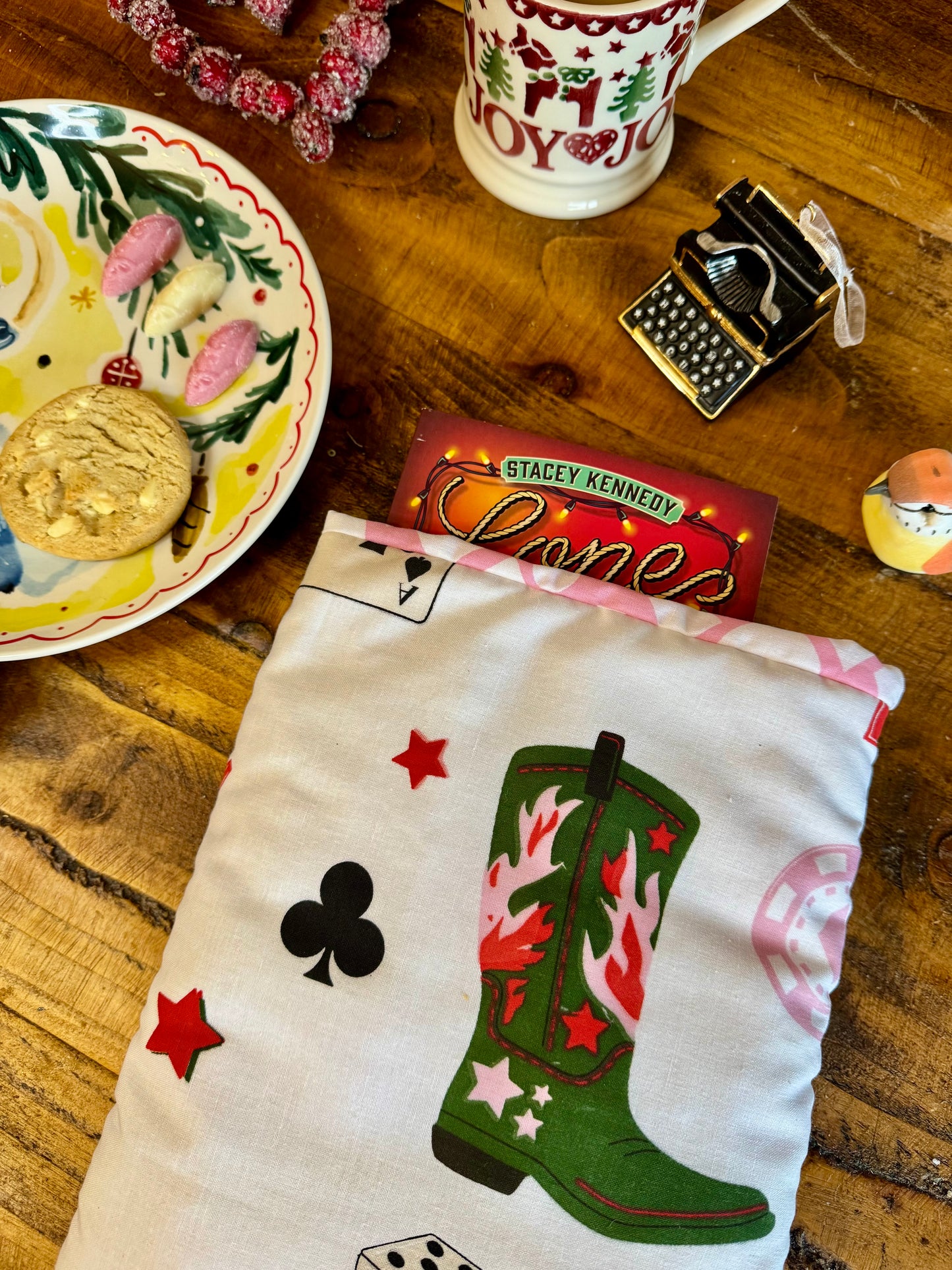 ‘Cowboy Romance’ book bed