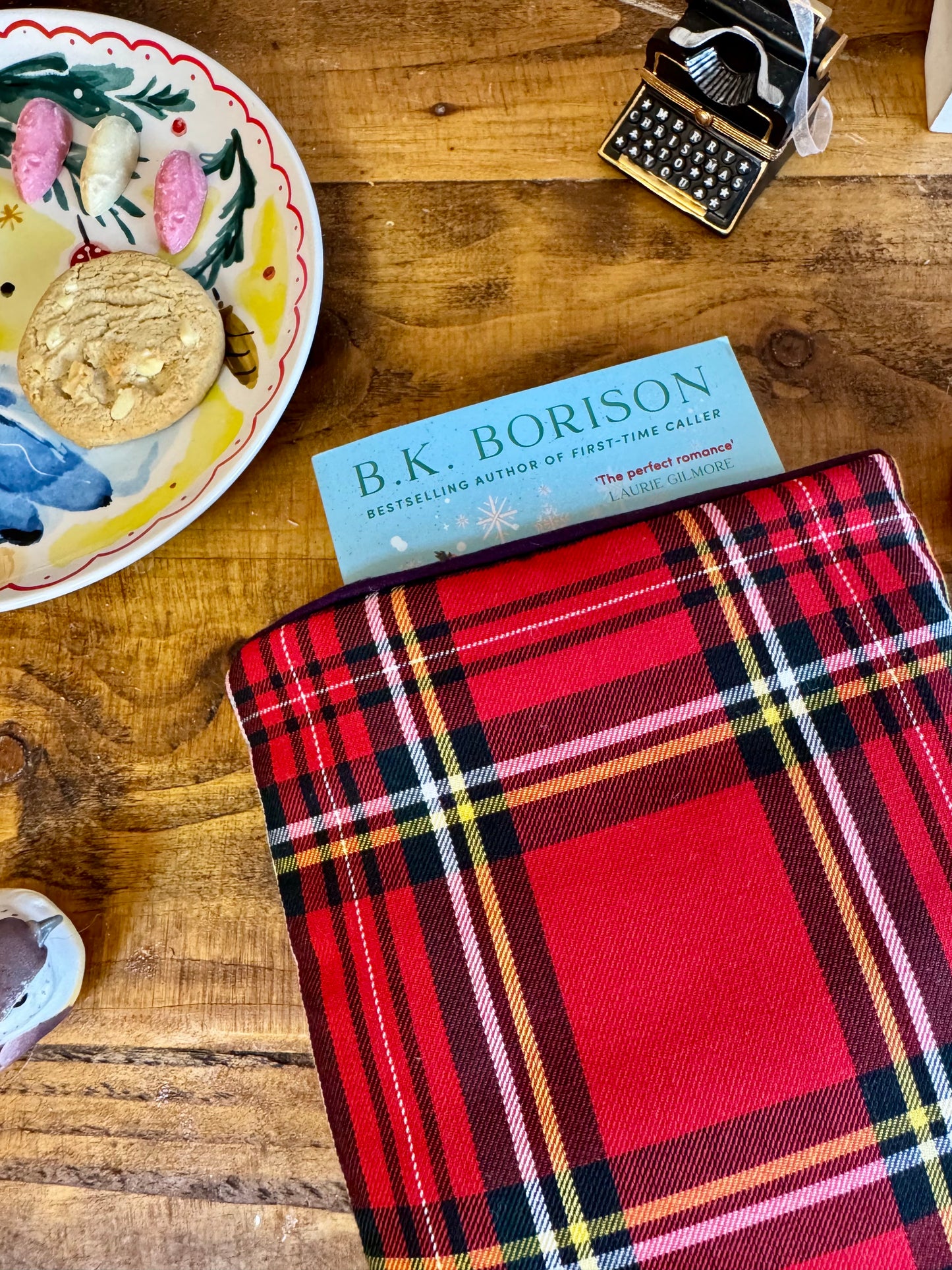 ‘Traditional tartan’ book bed