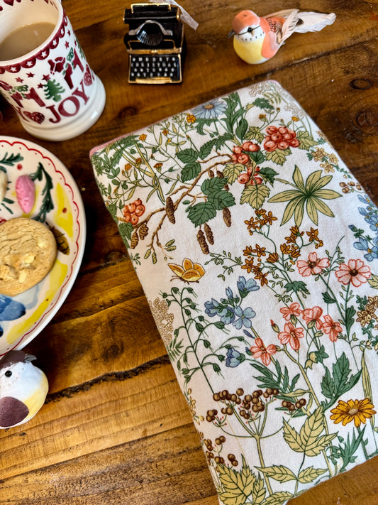 ‘Vintage Woodland’ book bed