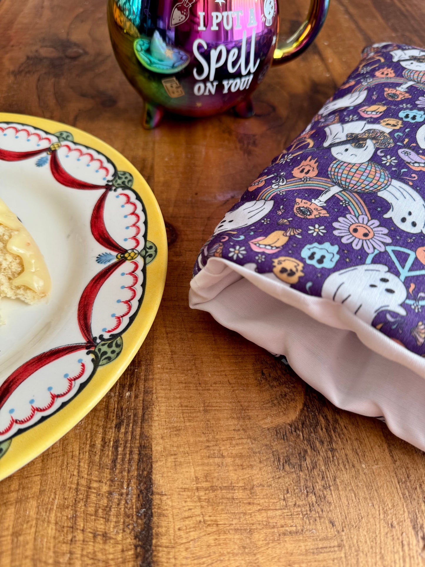 ‘Happy Ghouls’ book bed