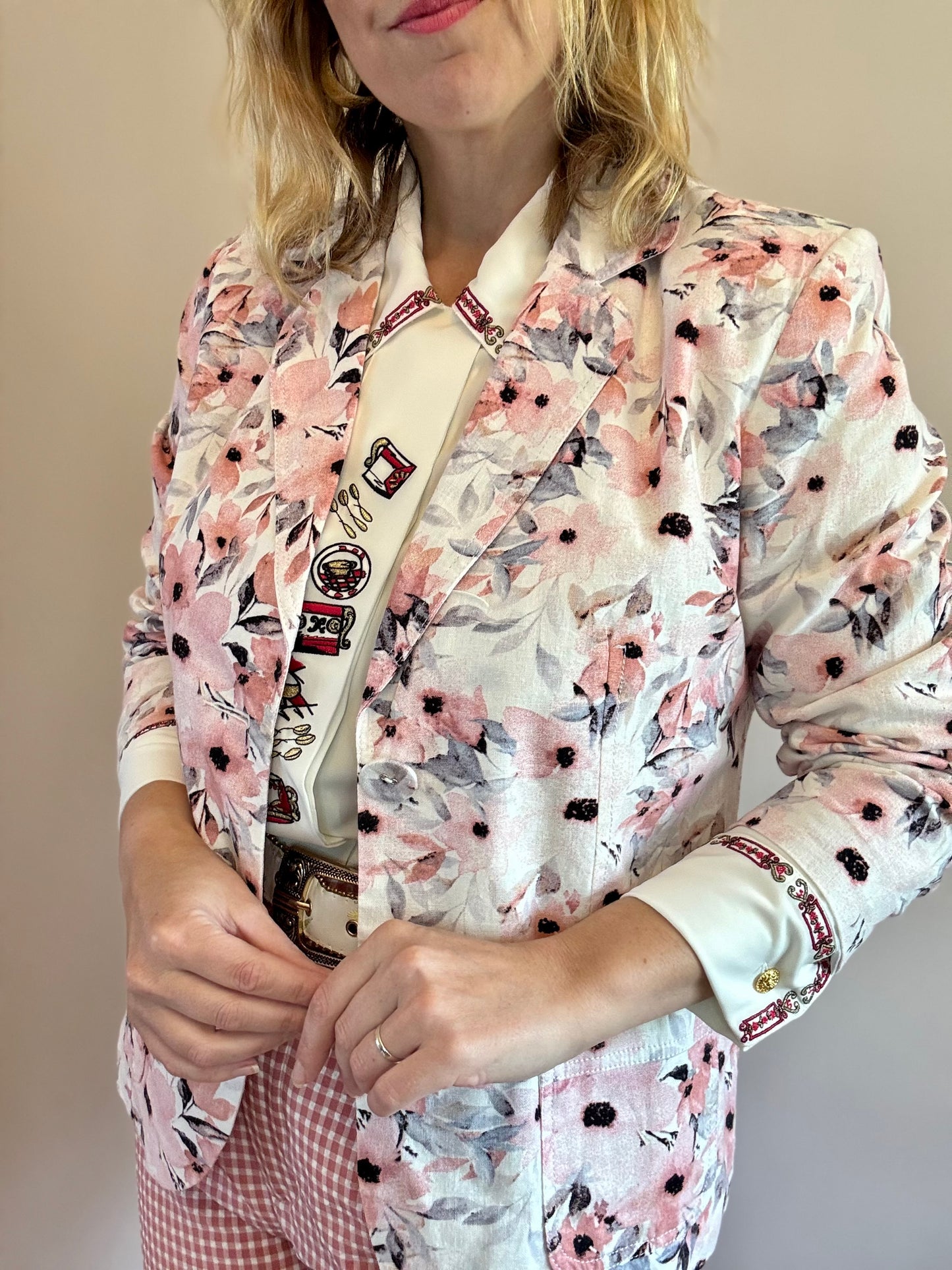 Pastel floral blazer