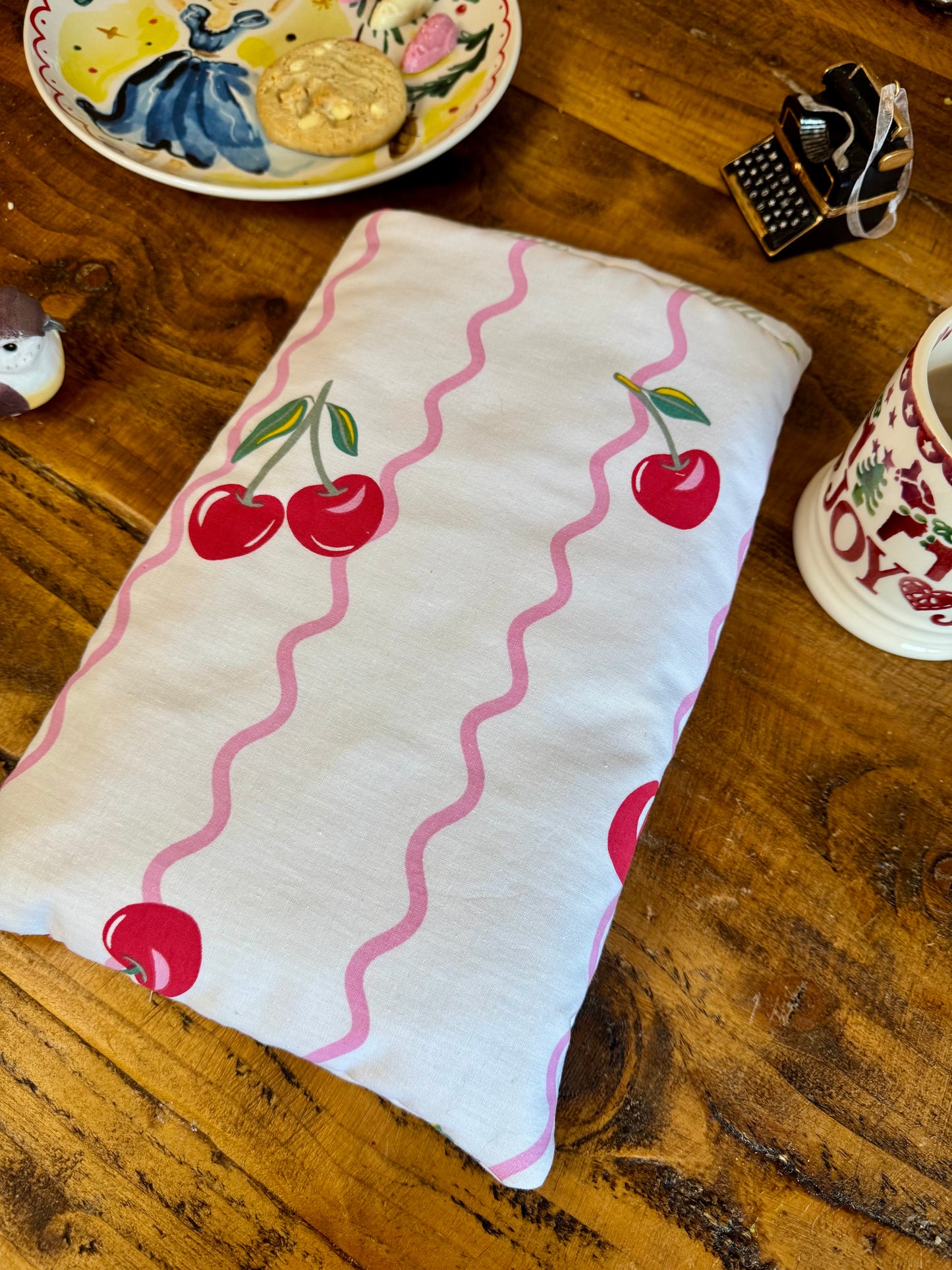 ‘Cherry Swirl’ book bed