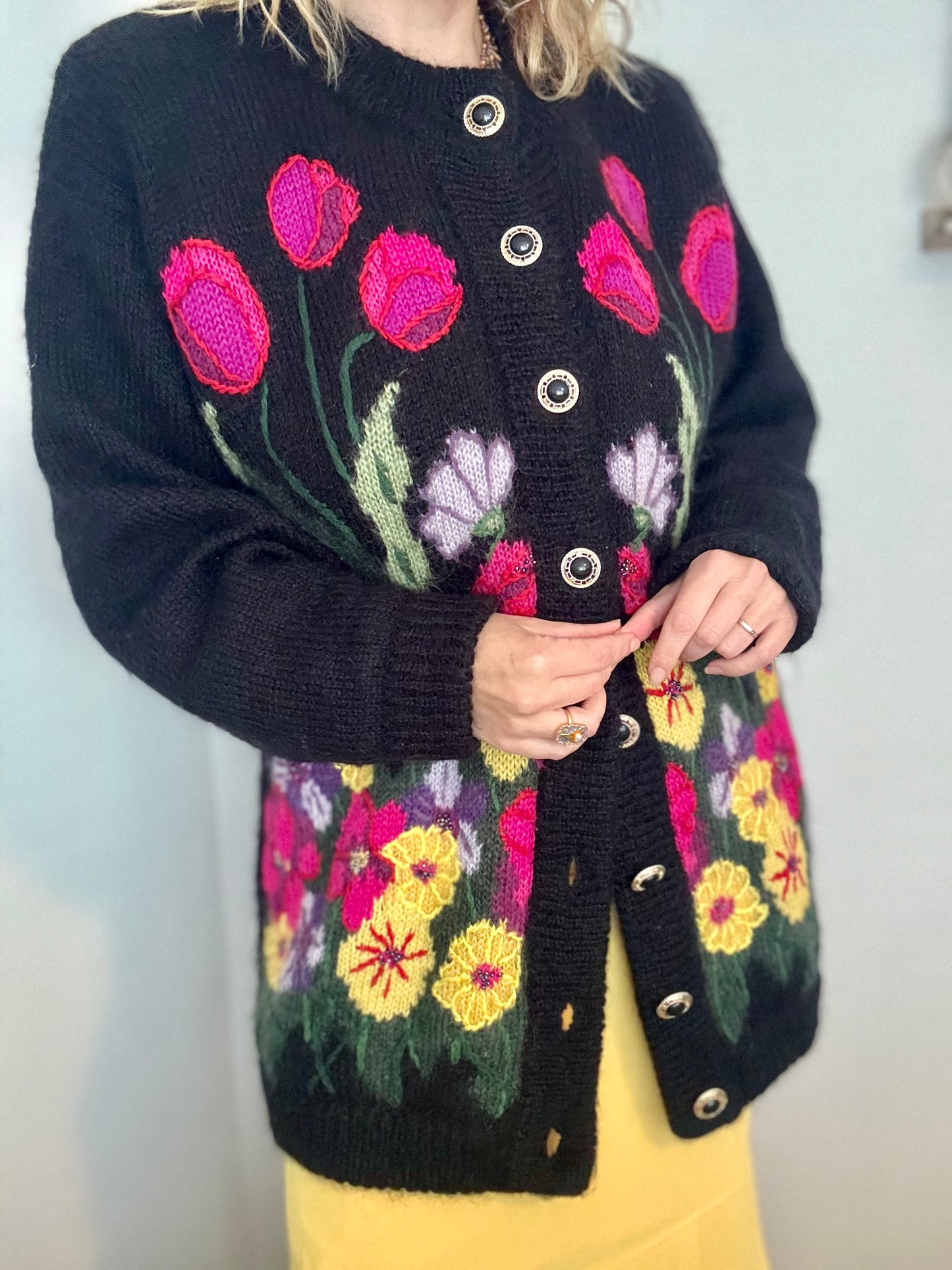 Vintage ‘flower power’ lined cardigan