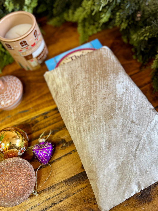 ‘White Opal’ book bed