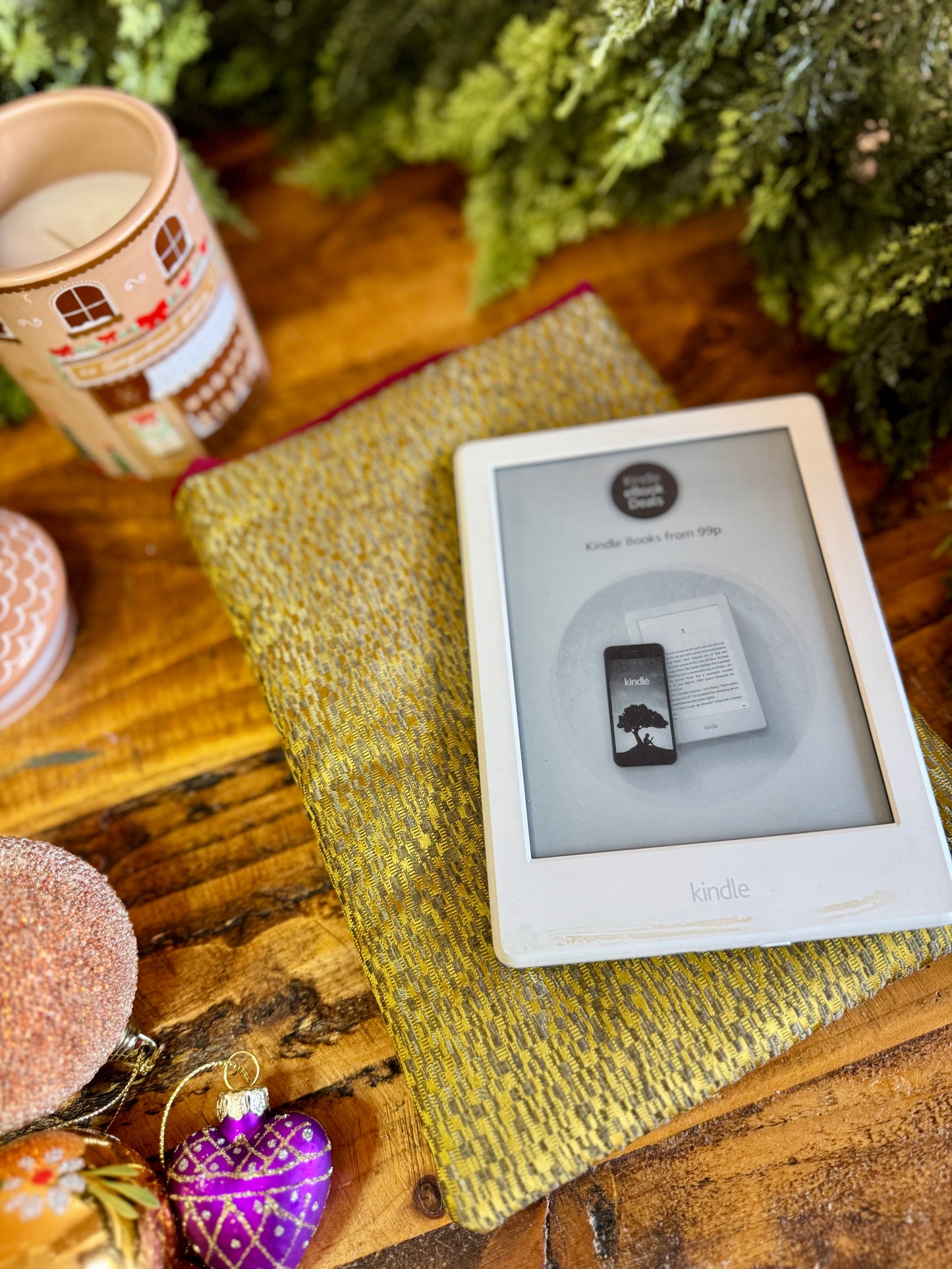 ‘Bronze & Gold’ kindle bed