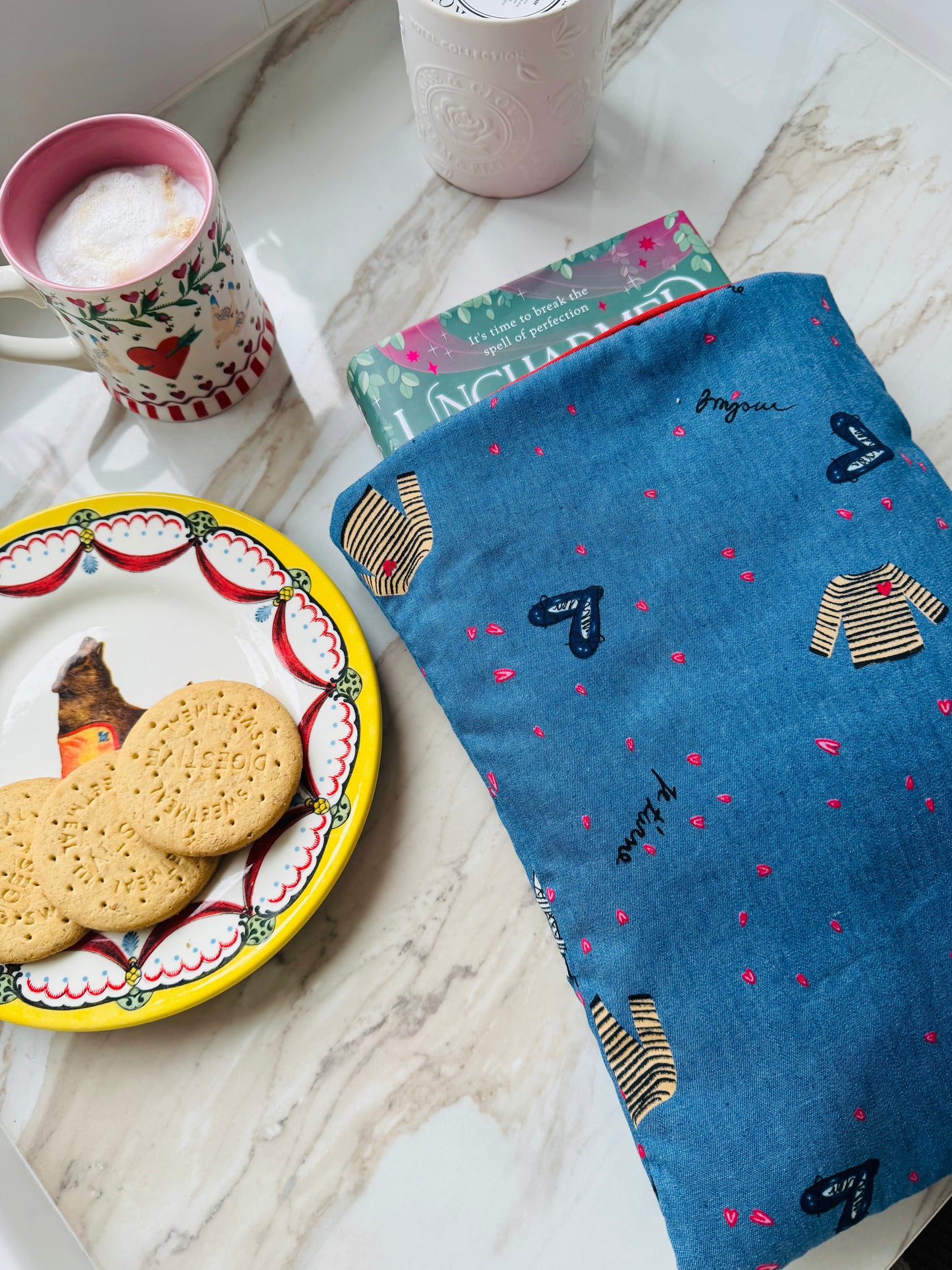 ‘Love’ large book bed