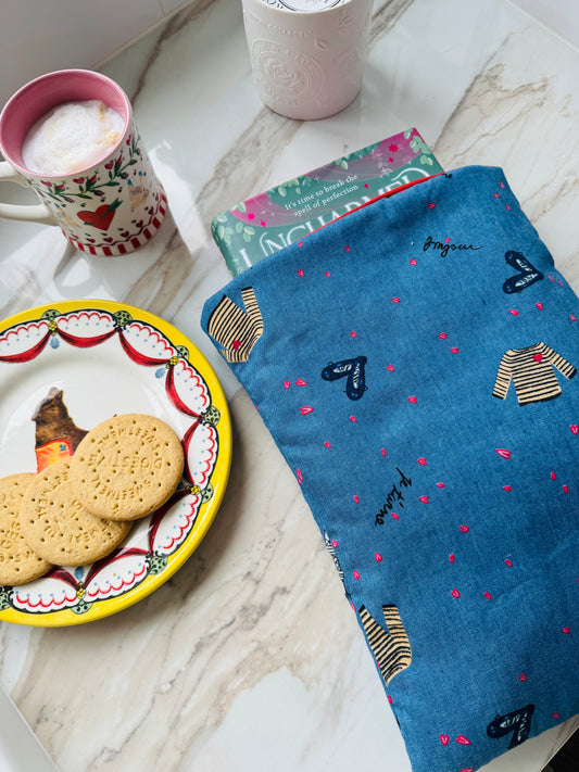 ‘Love’ large book bed