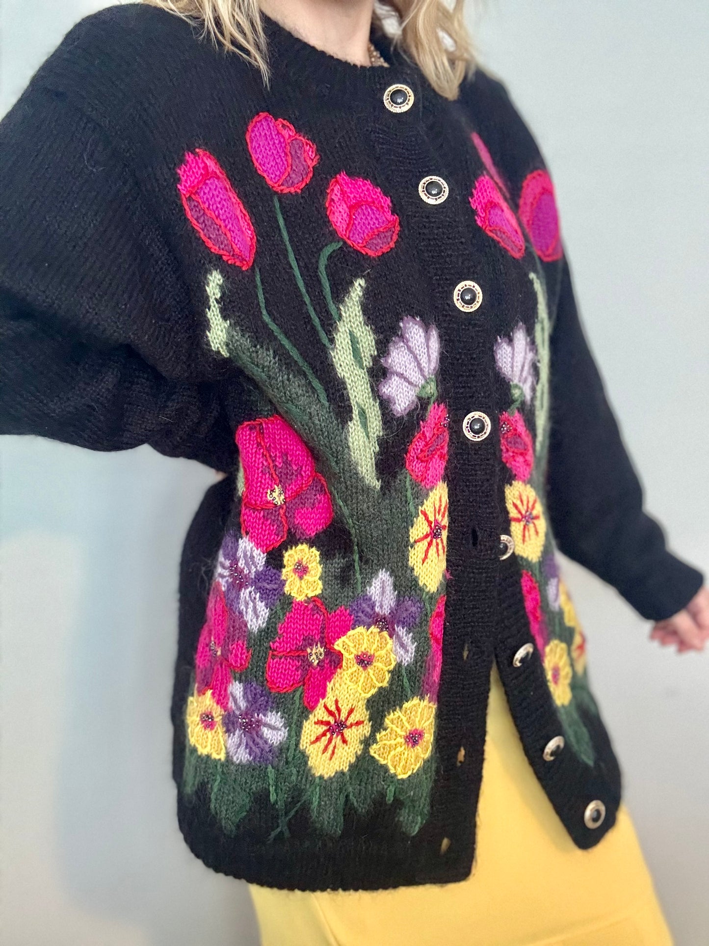 Vintage ‘flower power’ lined cardigan