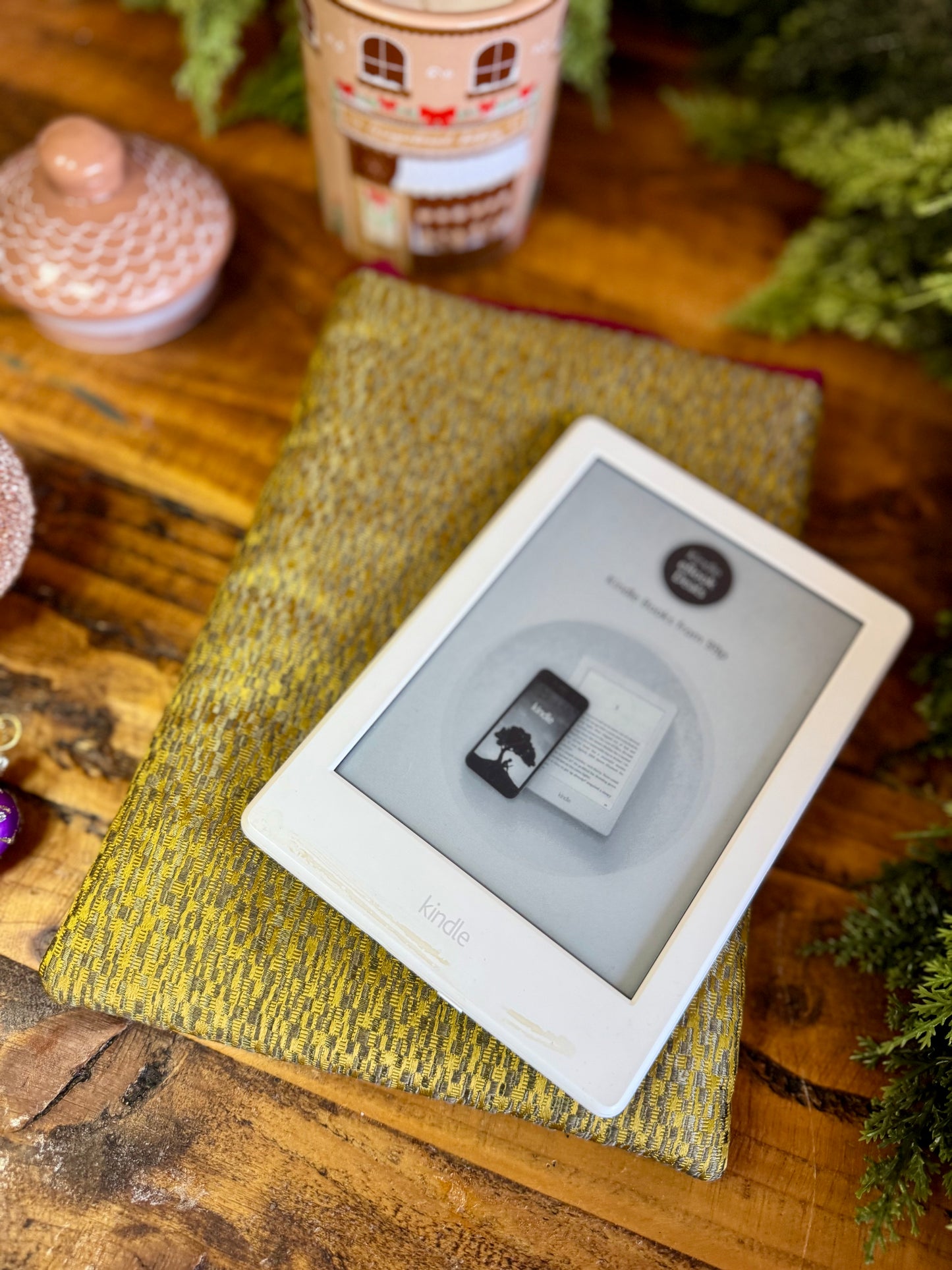 ‘Bronze & Gold’ kindle bed