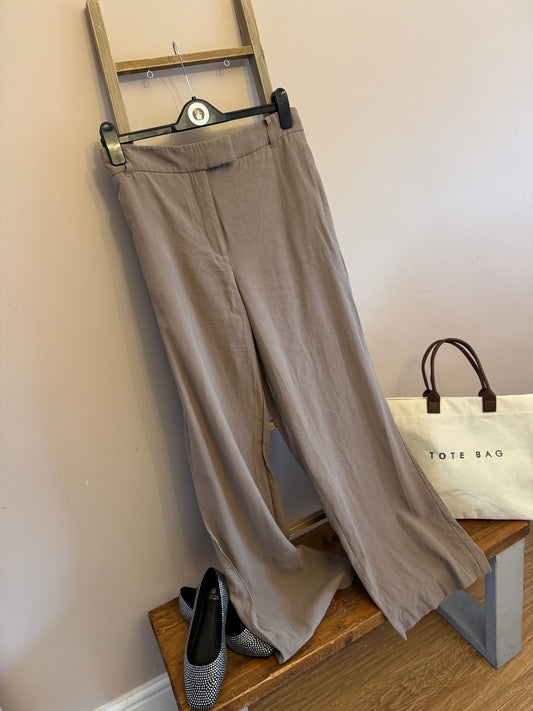 Wide leg trousers