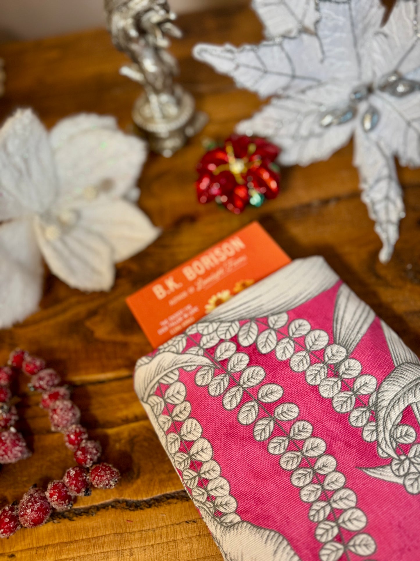 ‘Hot Pink Botanical’ book bed