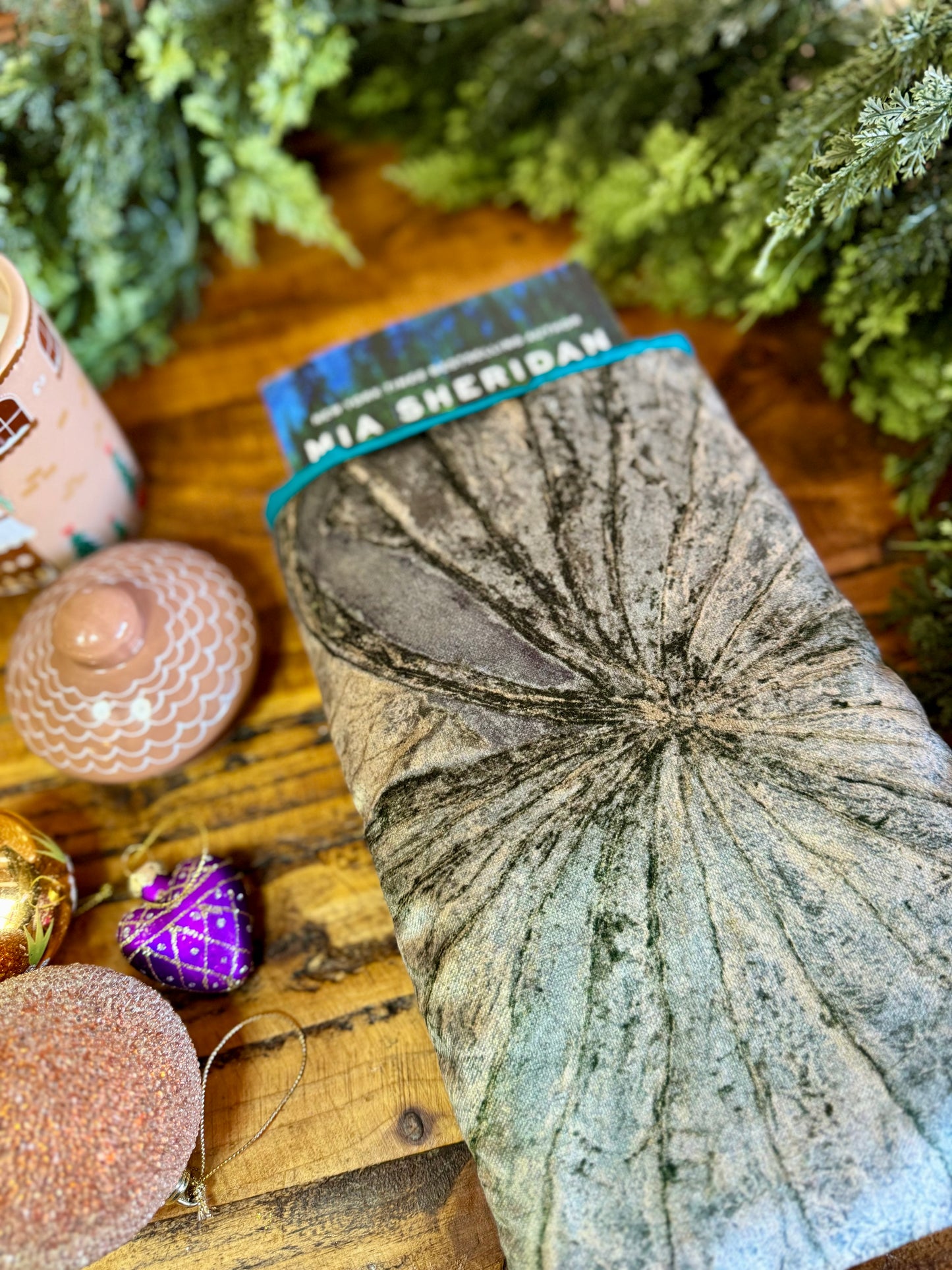 ‘Hollyhock’ embroidered & velvet book bed