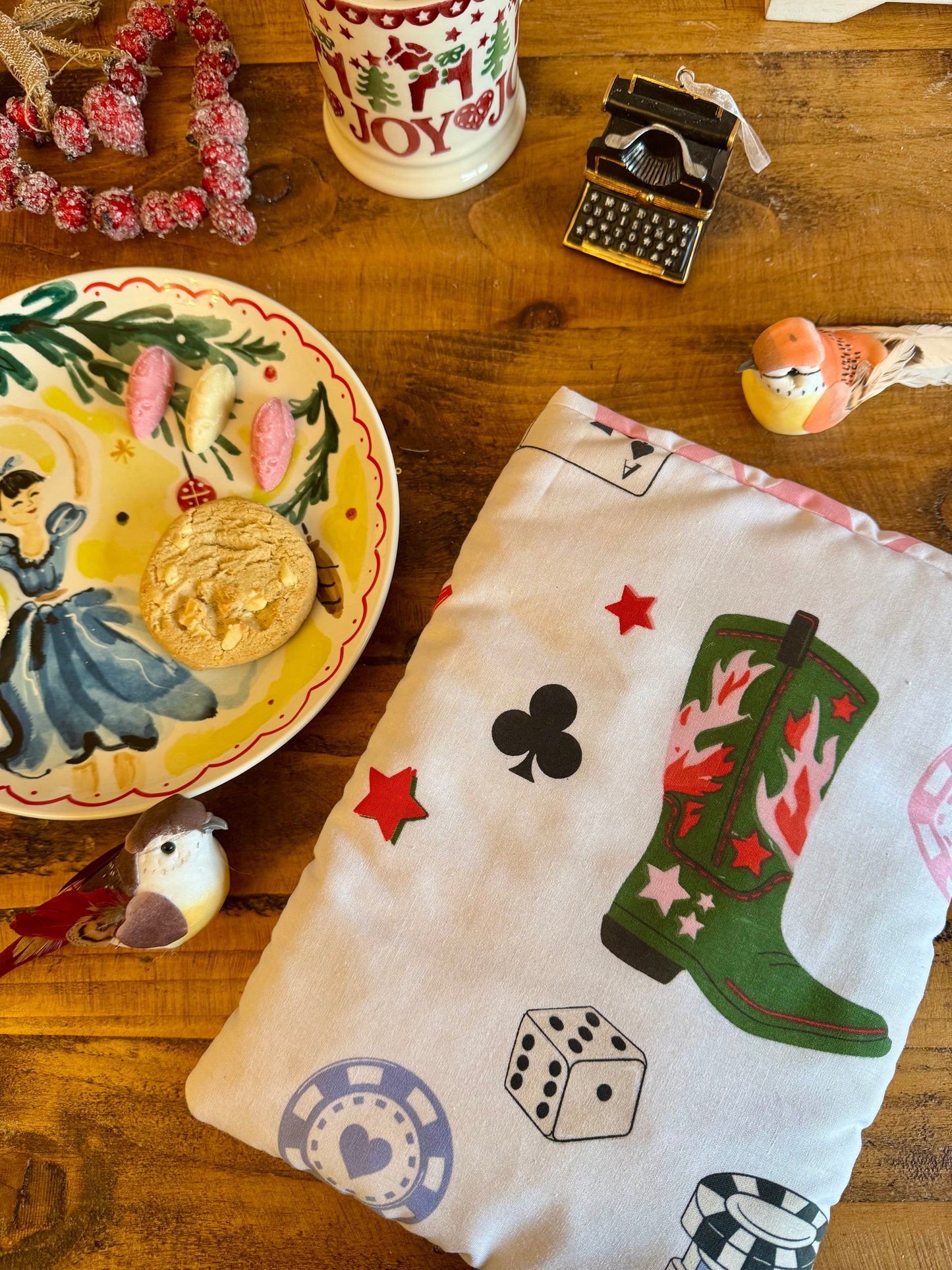 ‘Cowboy Romance’ book bed