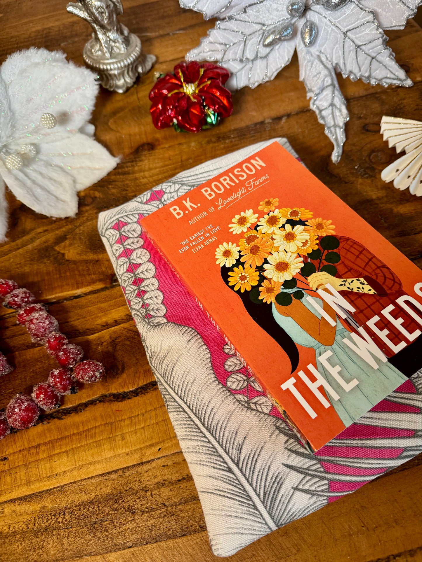 ‘Hot Pink Botanical’ book bed