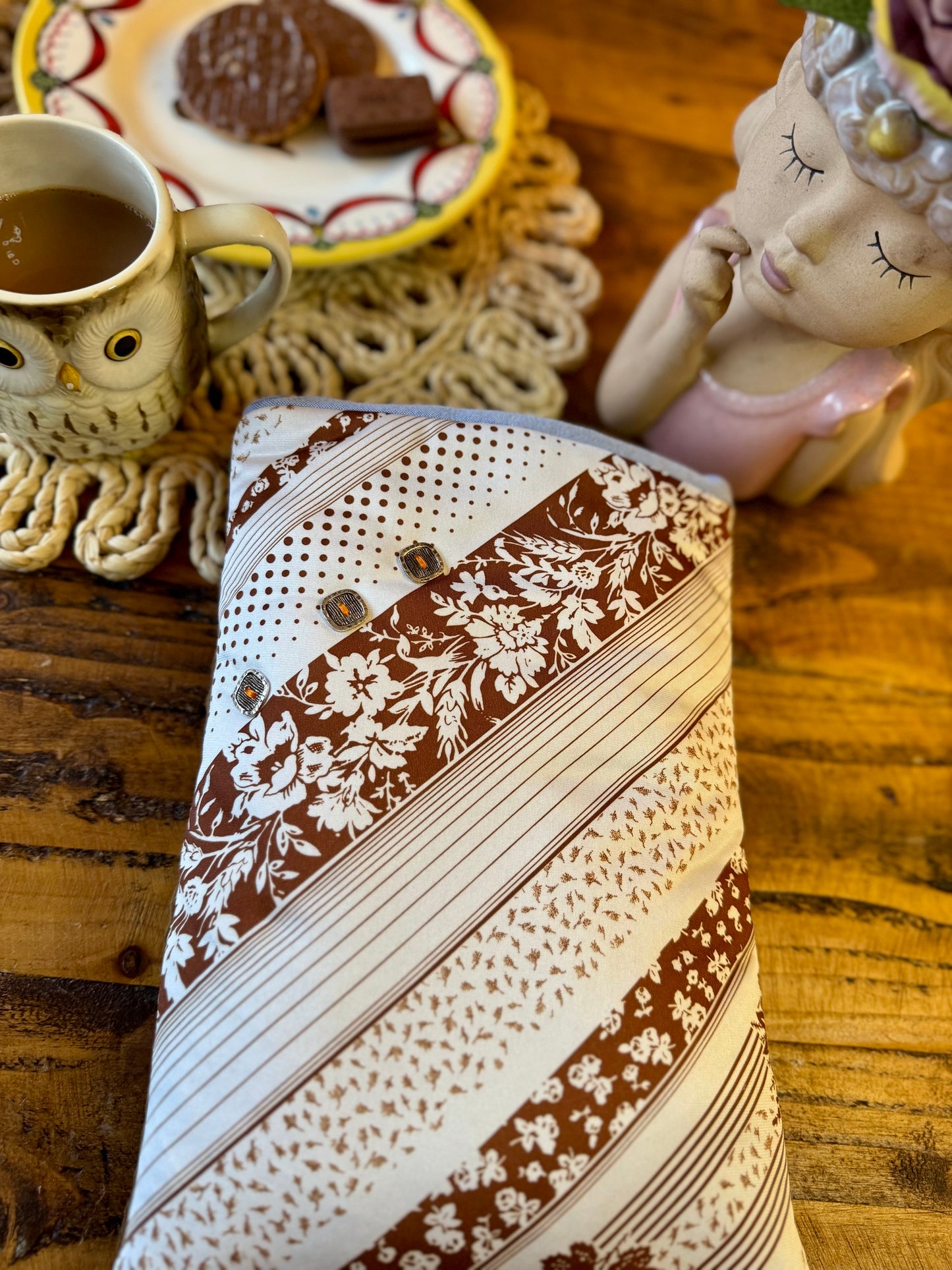 ‘1970s Stripe & Courdory’ book bed