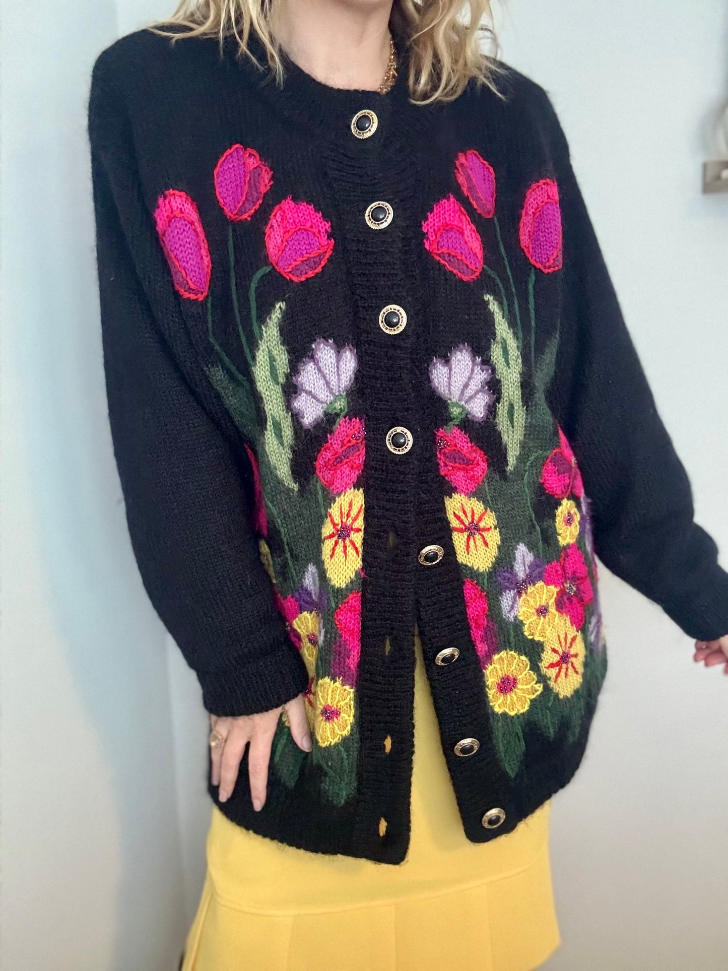 Vintage ‘flower power’ lined cardigan
