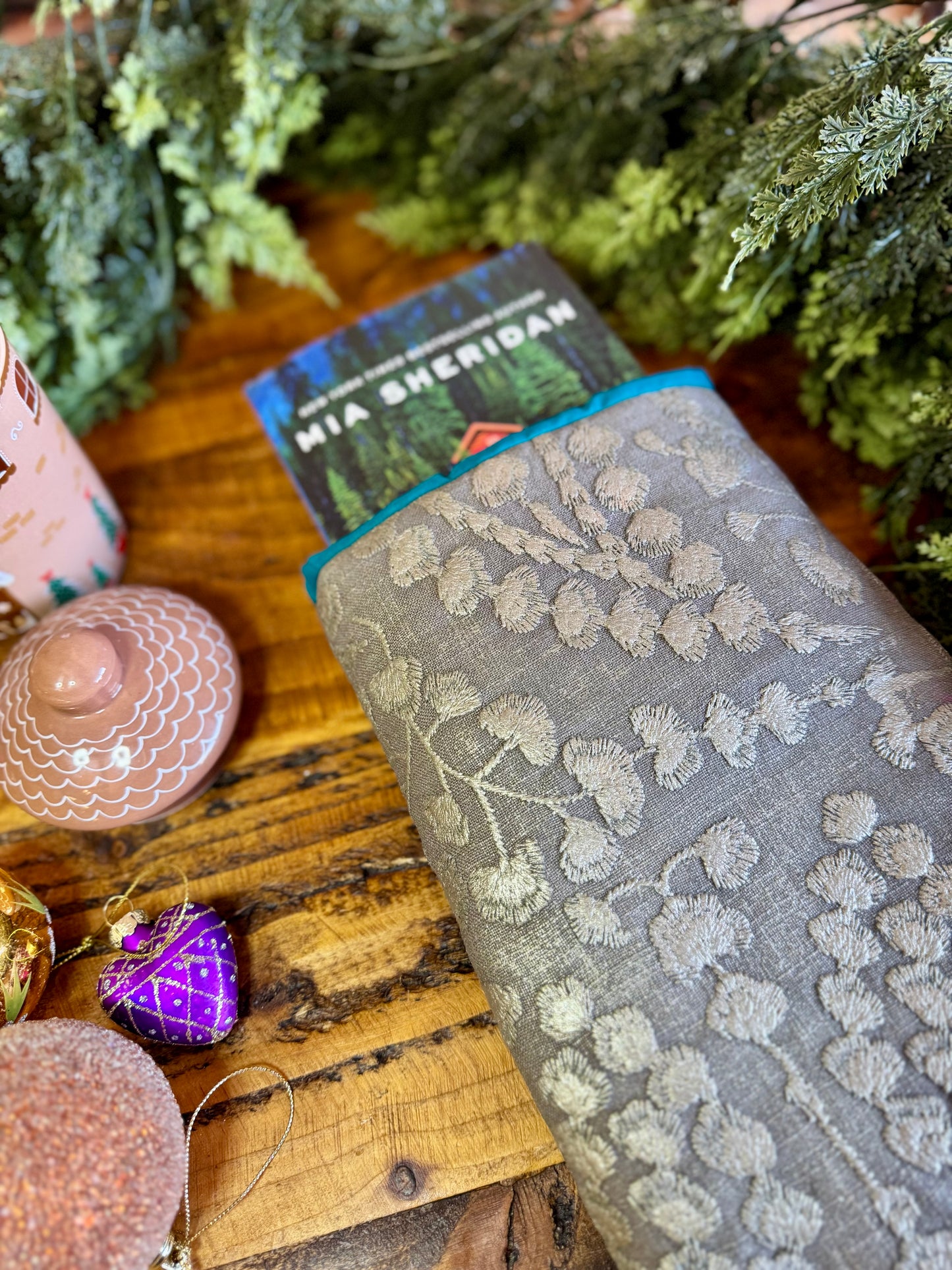 ‘Hollyhock’ embroidered & velvet book bed