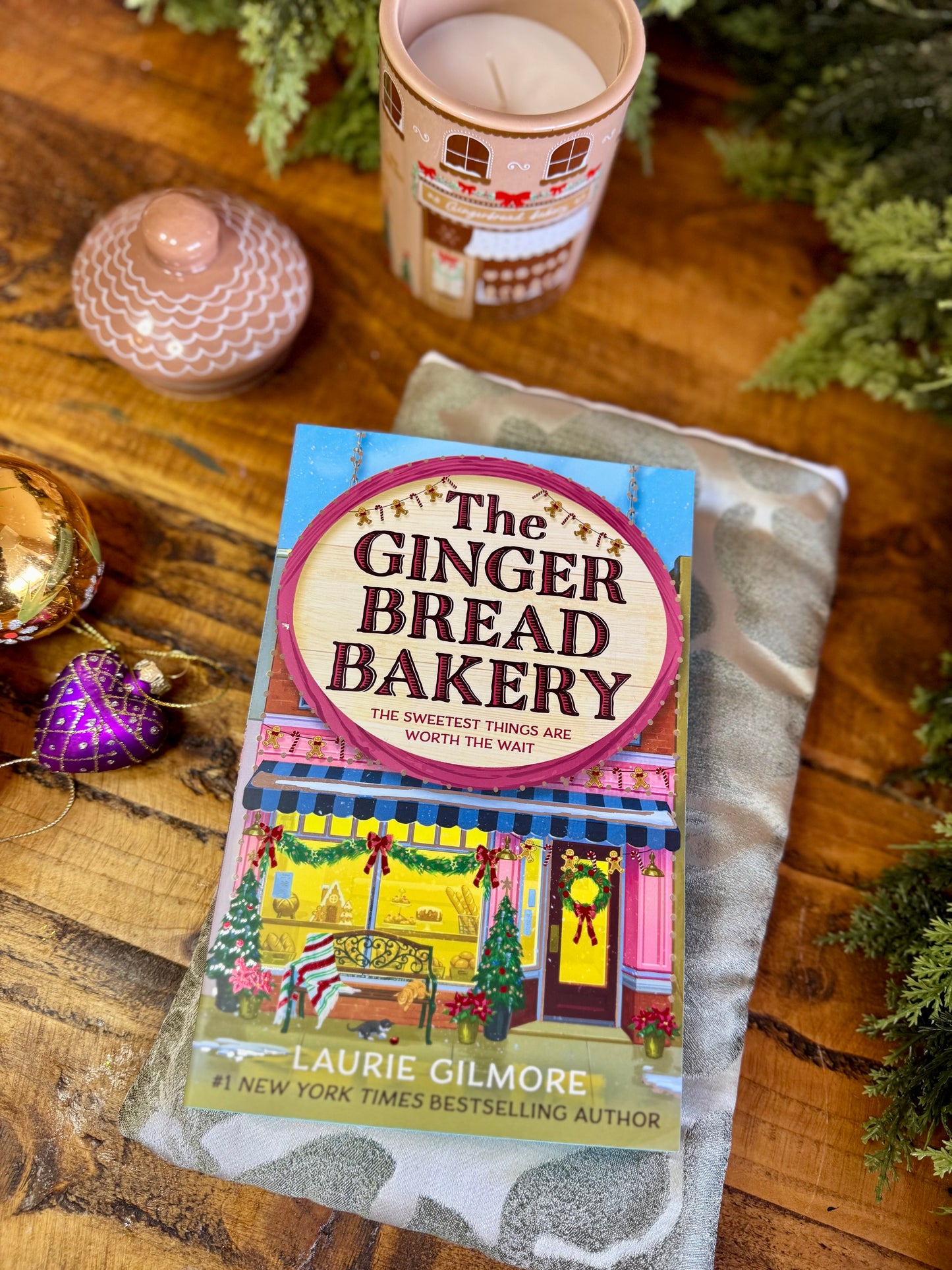 ‘White Opal’ book bed