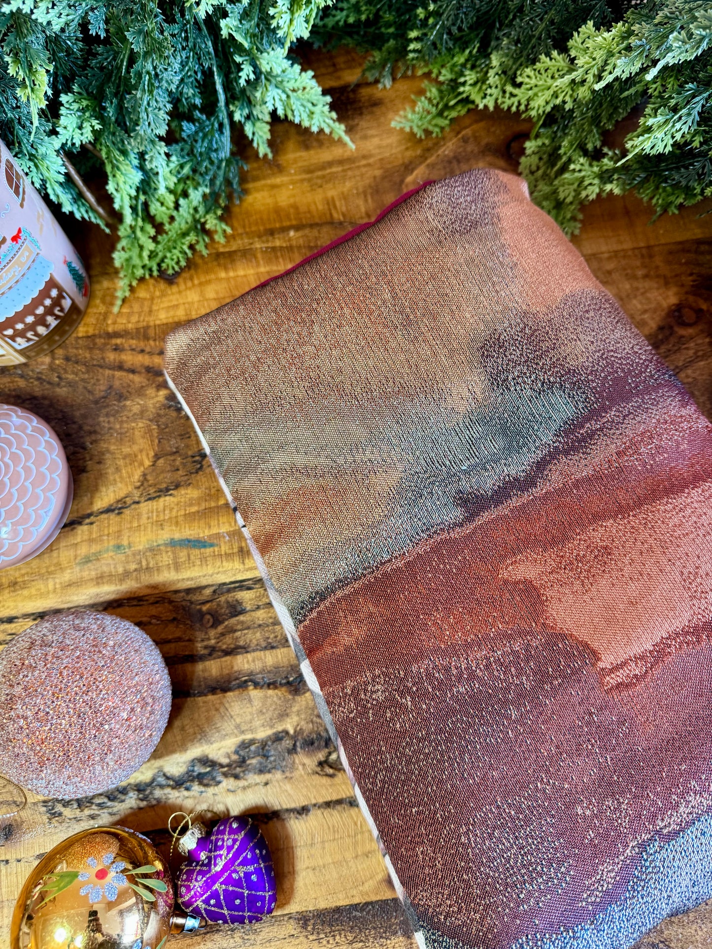 ‘Floral Sahara’ large book bed