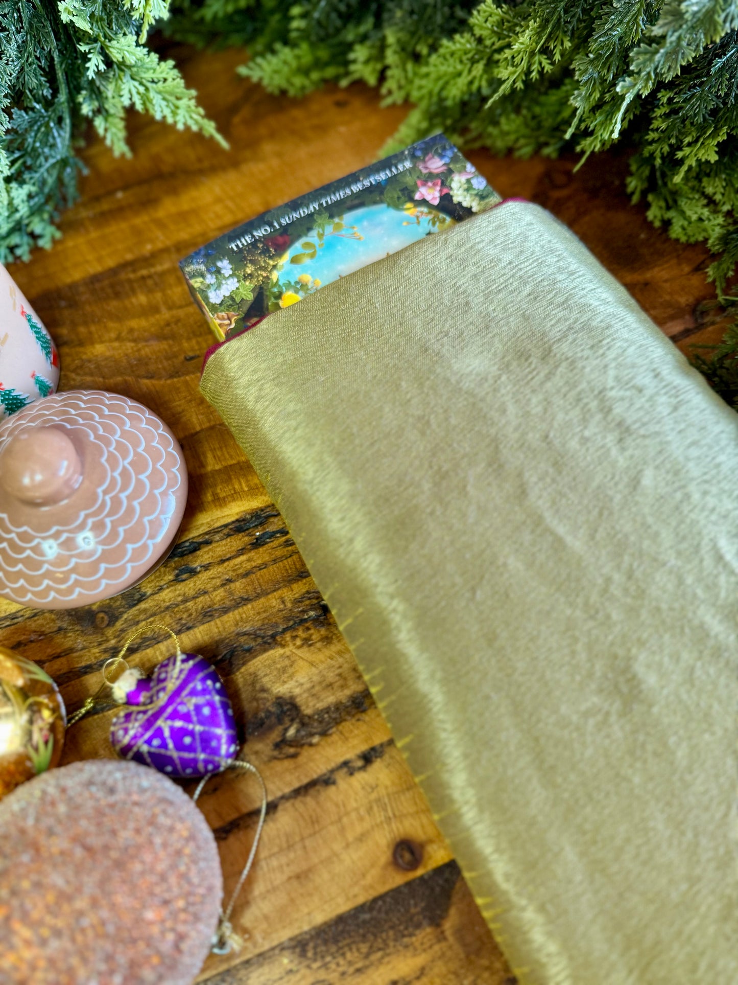 ‘Antique Bronze’ book bed