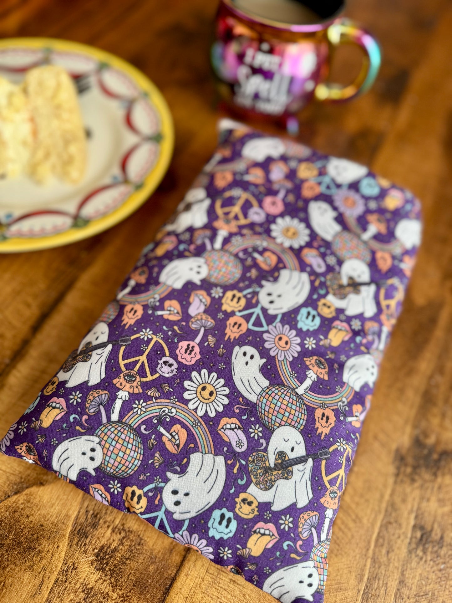 ‘Happy Ghouls’ book bed