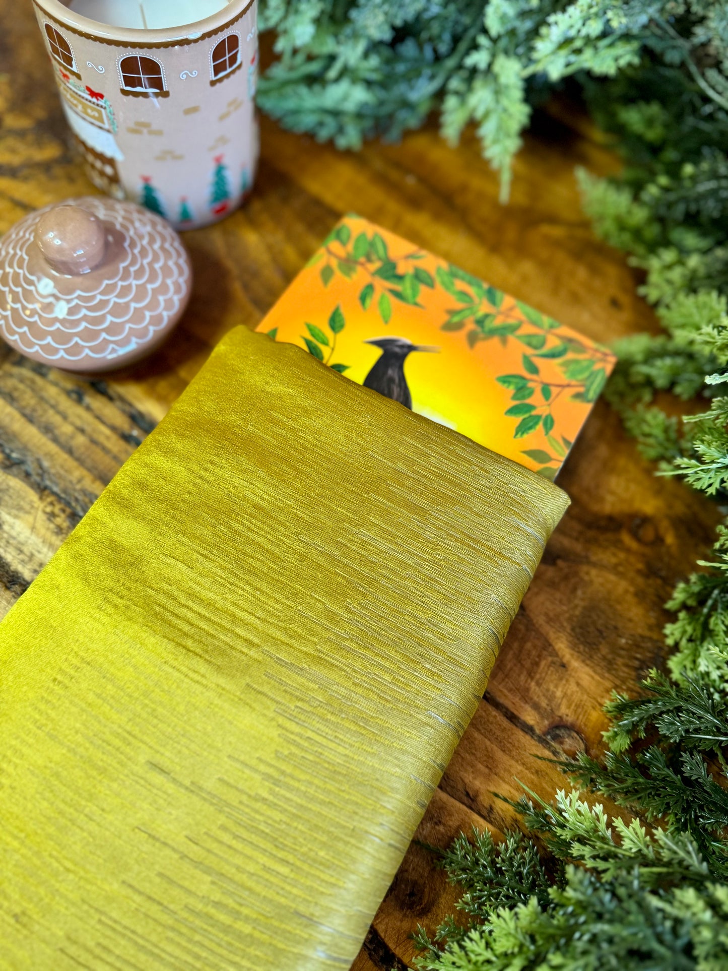 ‘Acantha Silk’ book bed.